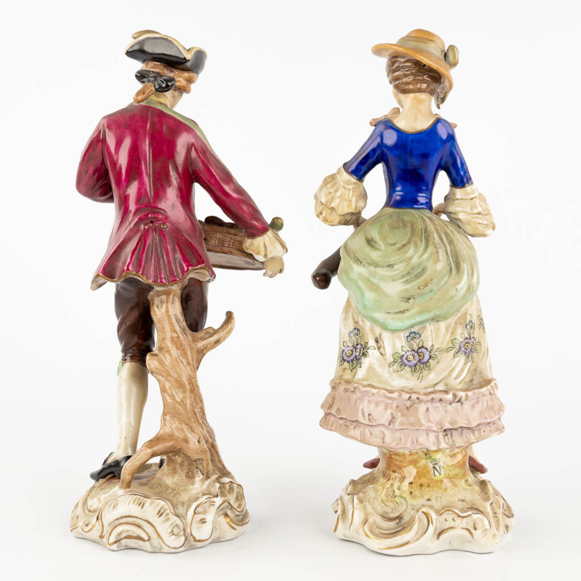 An collection of porcelain figurines. Marks by Volkstedt, Capodimonte. (H: 23 cm) - Image 5 of 20