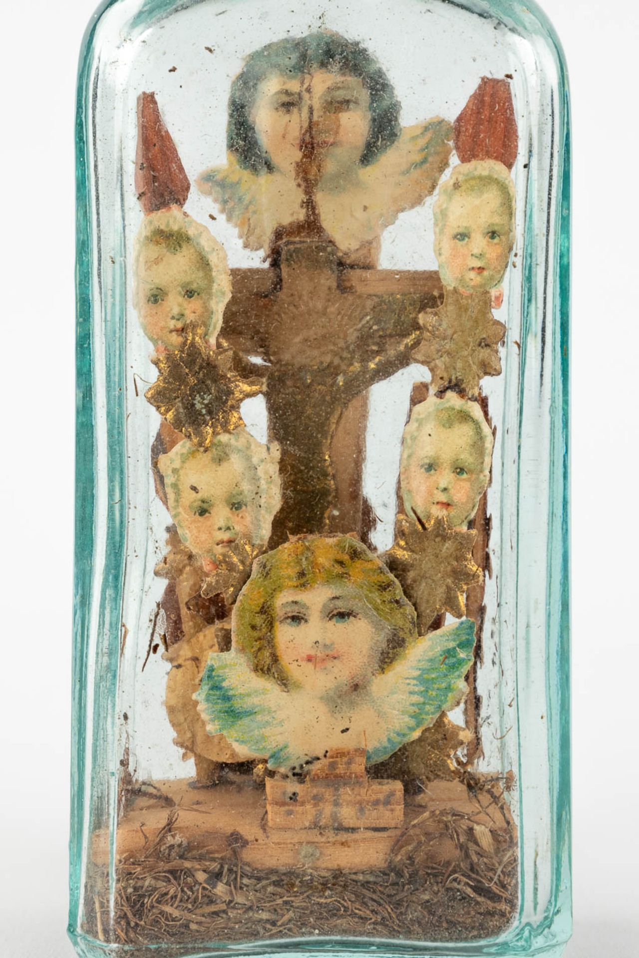 A reliquary frame, De Cruce and S. Pignativs, added a bottle with crucifix. 19th C. (W: 18 x H: 22 c - Image 12 of 14