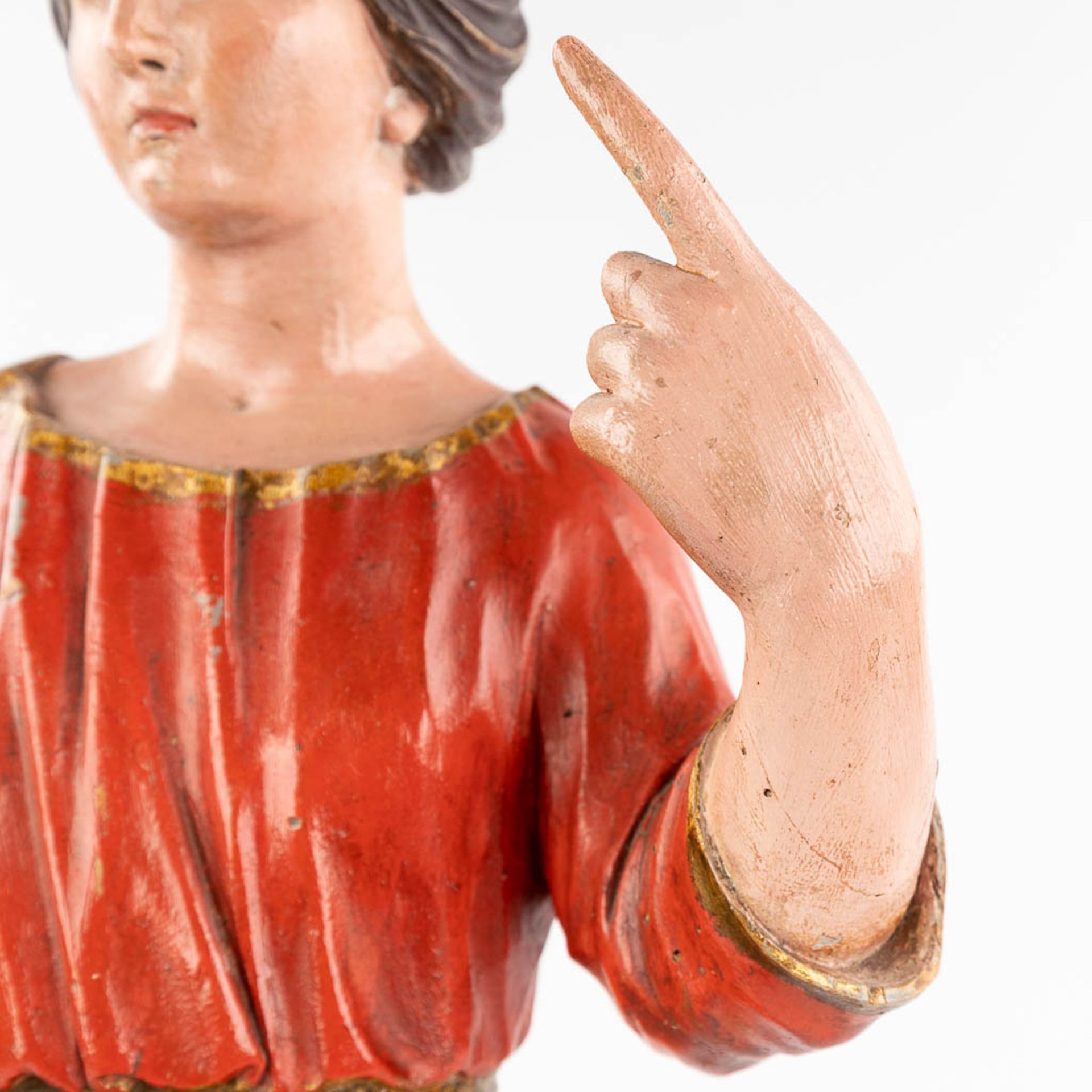 An antique wood-sculptured and polychrome figurine of a noble lady. 18th/19th C. (L: 20 x W: 25 x H: - Image 9 of 14