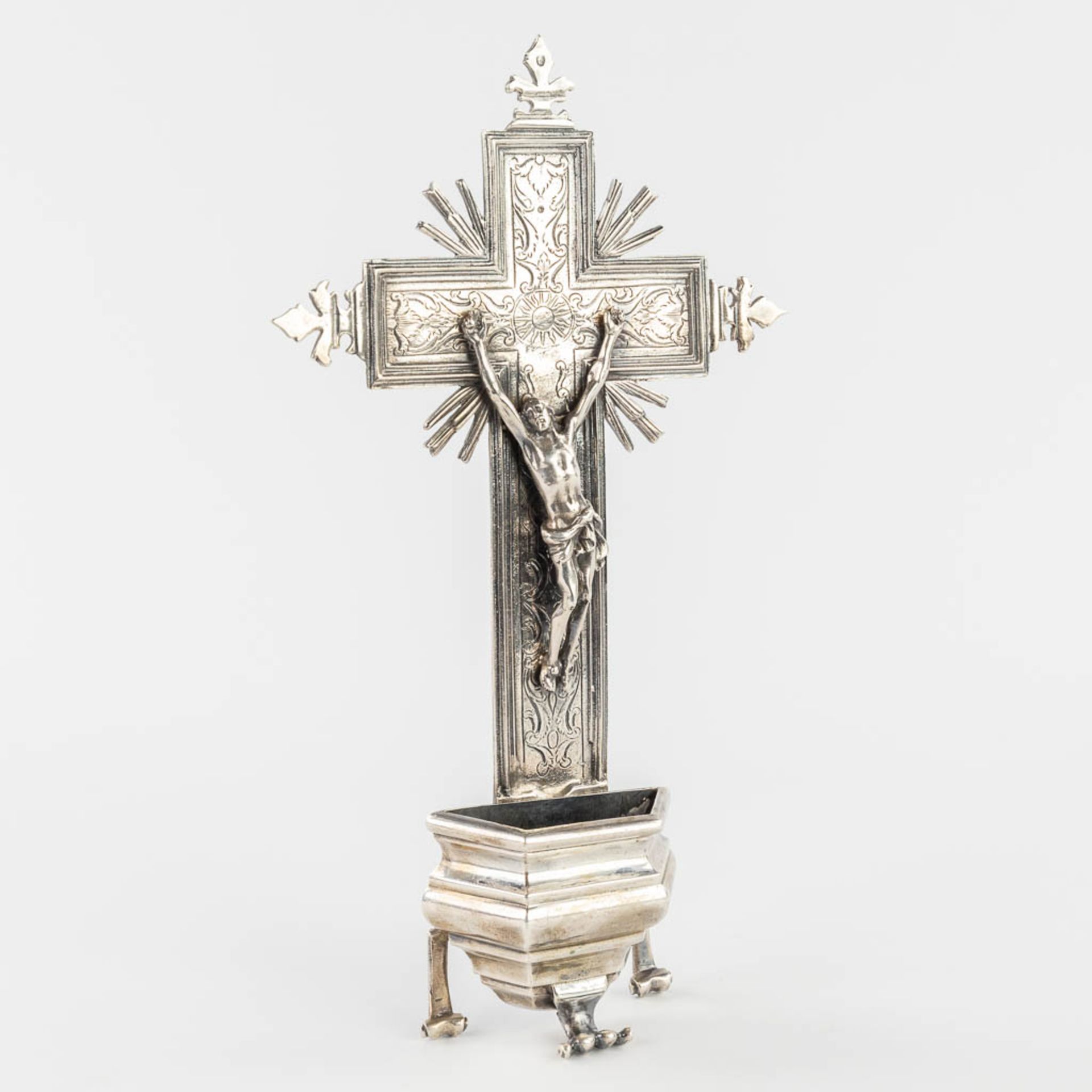 A solid silver Holy Water Font, Southern Netherlands, 18th century. 343g. (L: 4 x W: 14,5 x H: 26 cm - Image 3 of 14