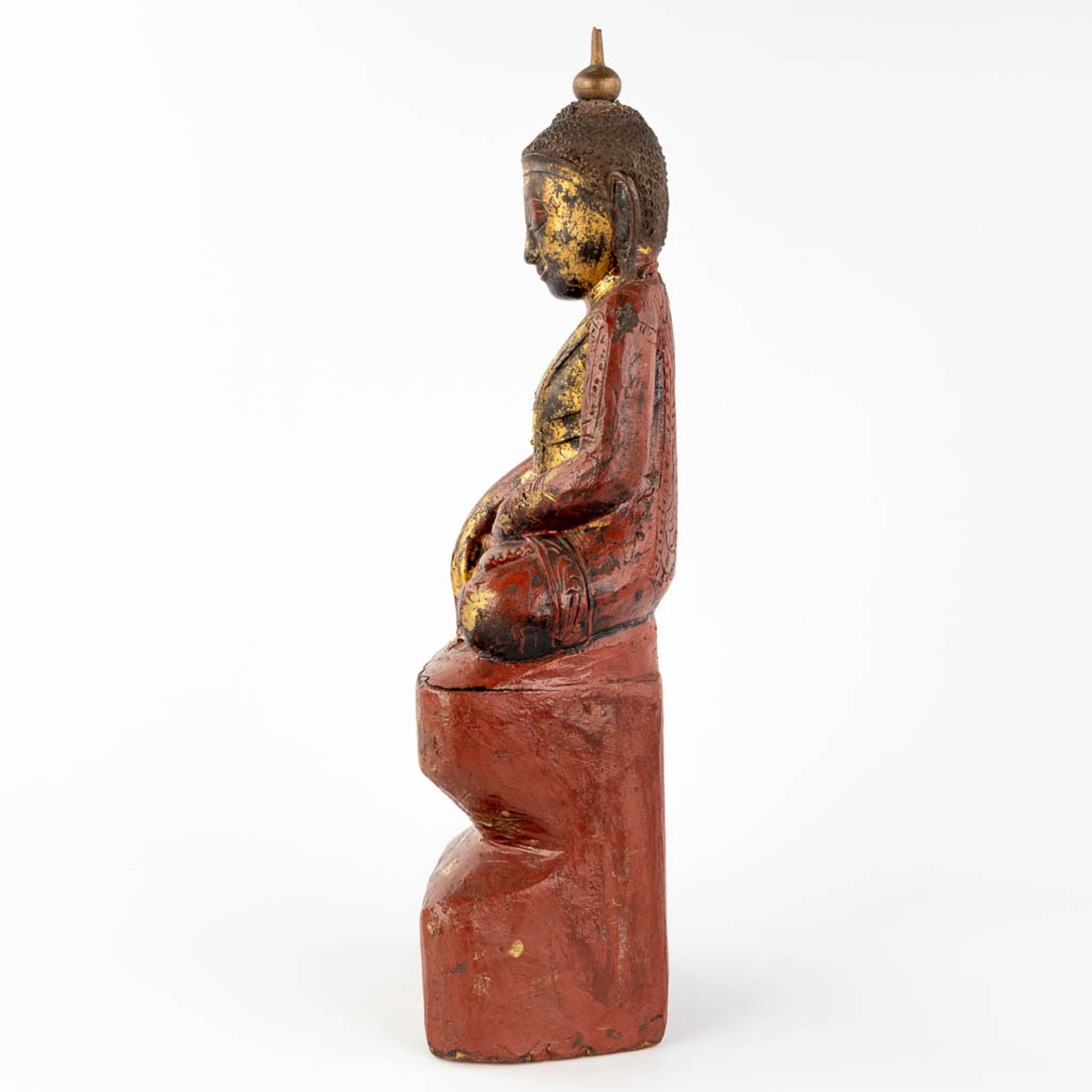 A collection of two wood-sculptured buddha statues, 19th/20th C. (W: 29 x H: 60 cm) - Image 18 of 27