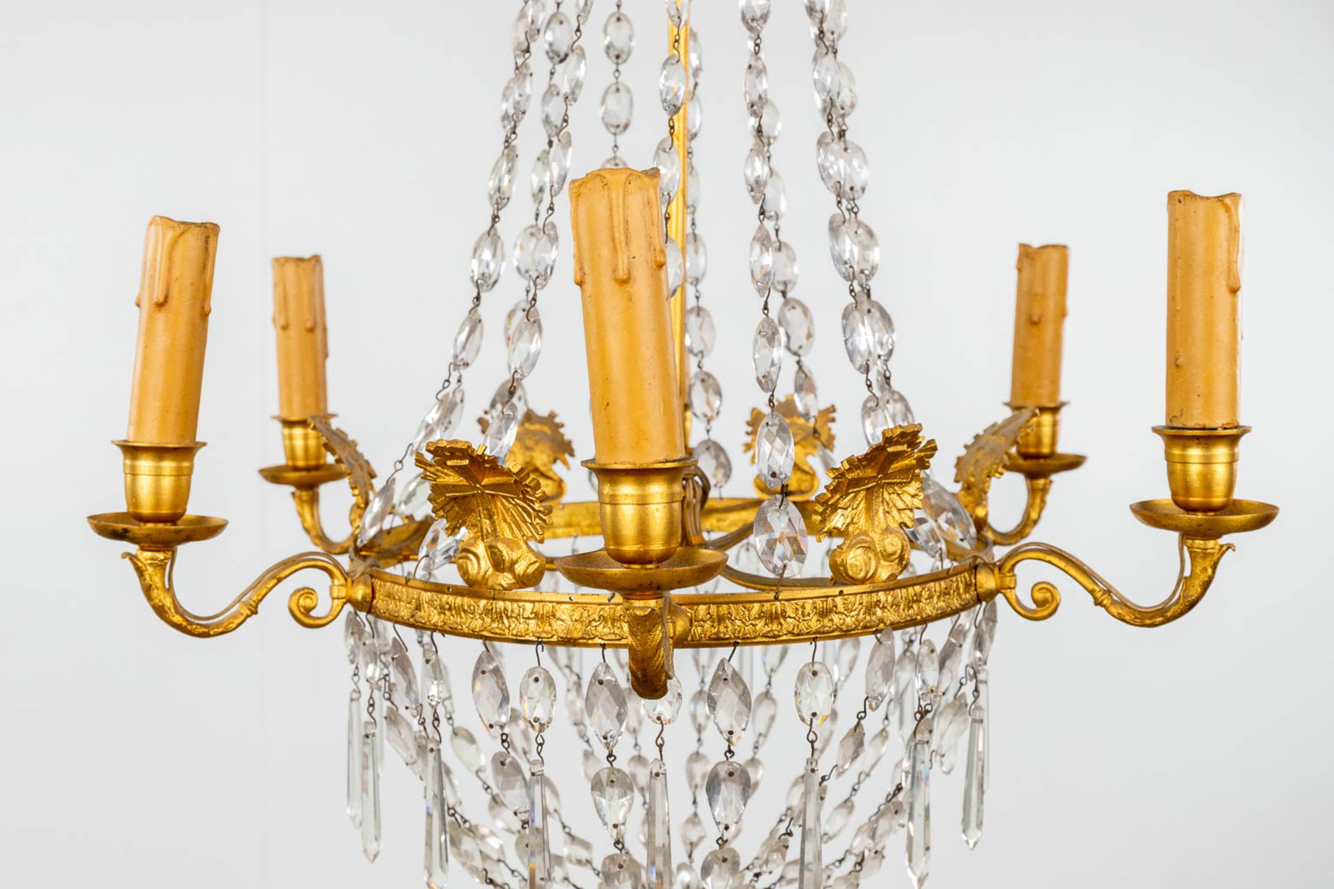 A chandelier 'Sac ˆ Perles', bronze and glass in empire style. 20th C. (H: 100 x D: 50 cm) - Image 3 of 11