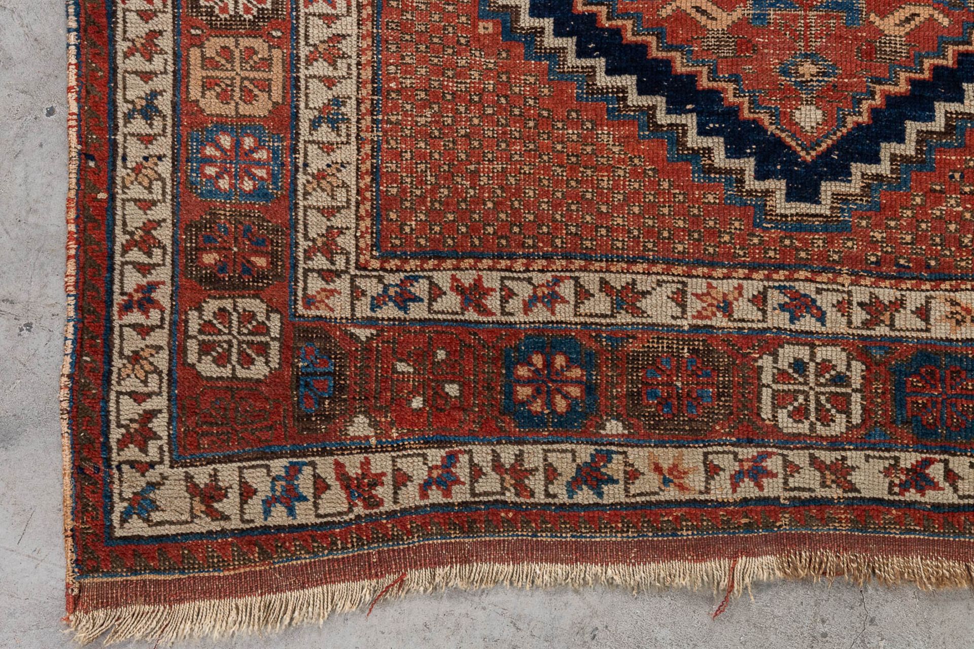 A collection of 2 Oriental hand-made carpets. Probably Caucasian. (L: 277 x W: 115 cm) - Image 5 of 12