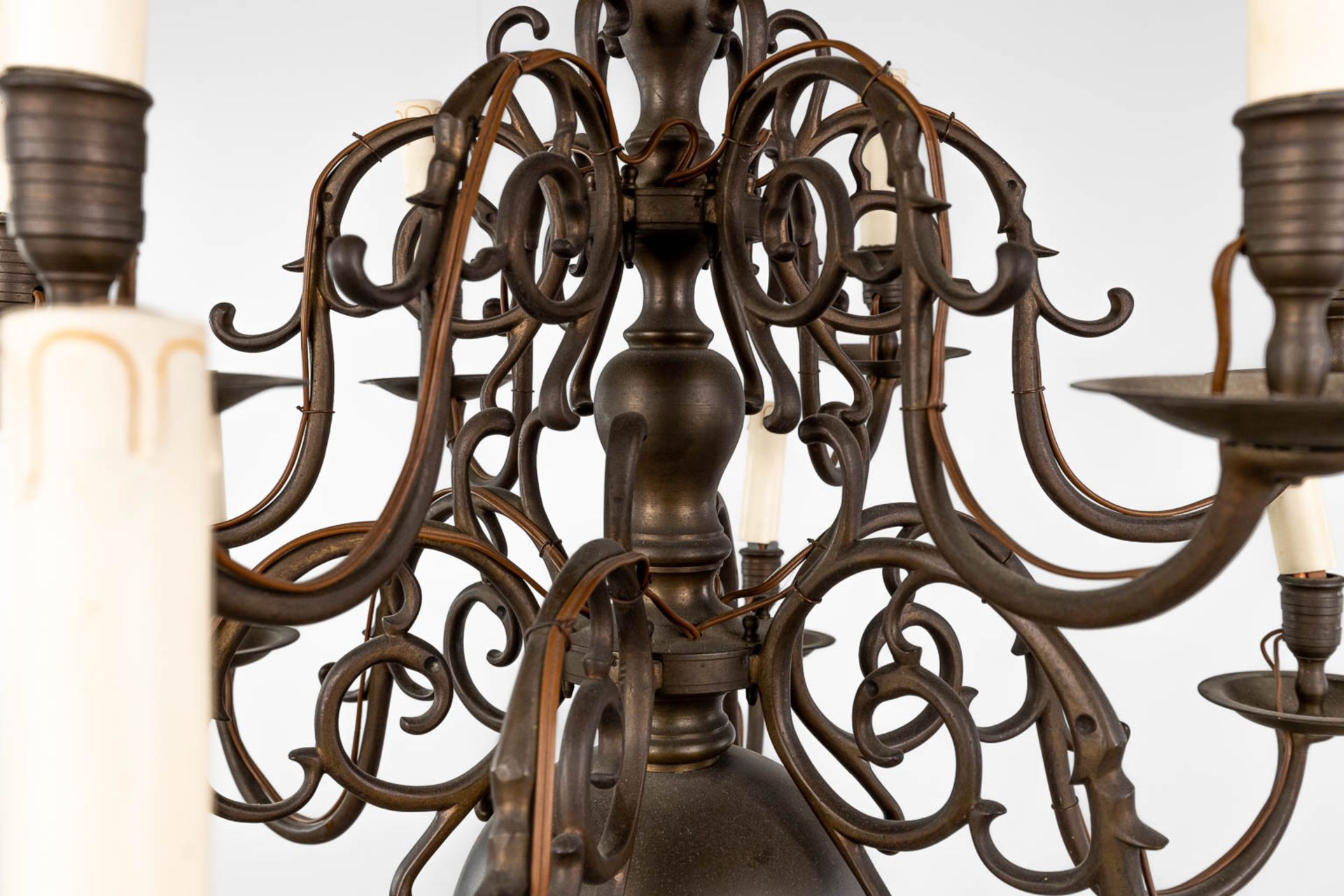 A Flemish candle chandelier, crowned madonna with child, 12 points of light. Bronze. 19th C. (H: 90 - Image 4 of 8