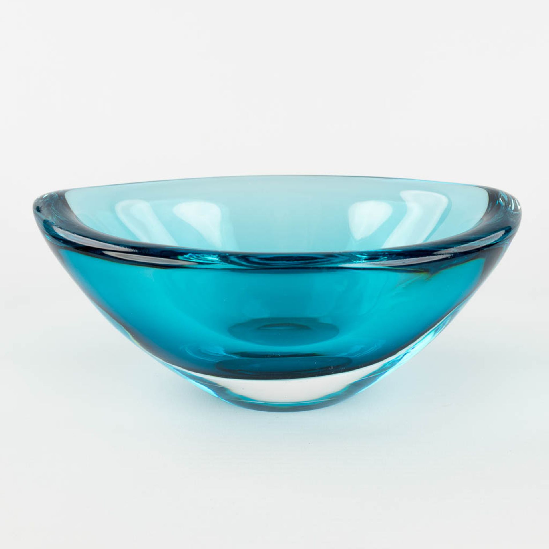 Val Saint Lambert, a bowl on a base, added a bowl in blue glass. (L: 10 x W: 21 x H: 15 cm) - Image 5 of 16