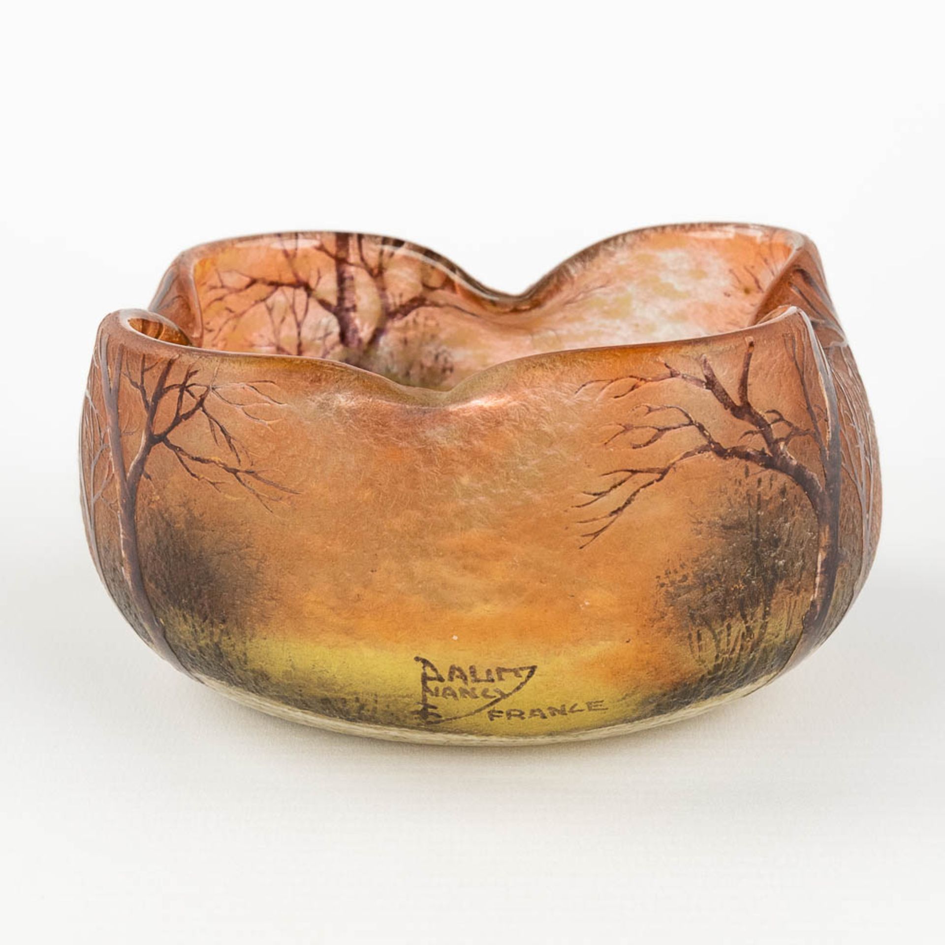 Daum Nancy, France. An antique trinket bowl, Pâte-de-verre glass with a winter landscape. Circa 1920 - Image 3 of 13