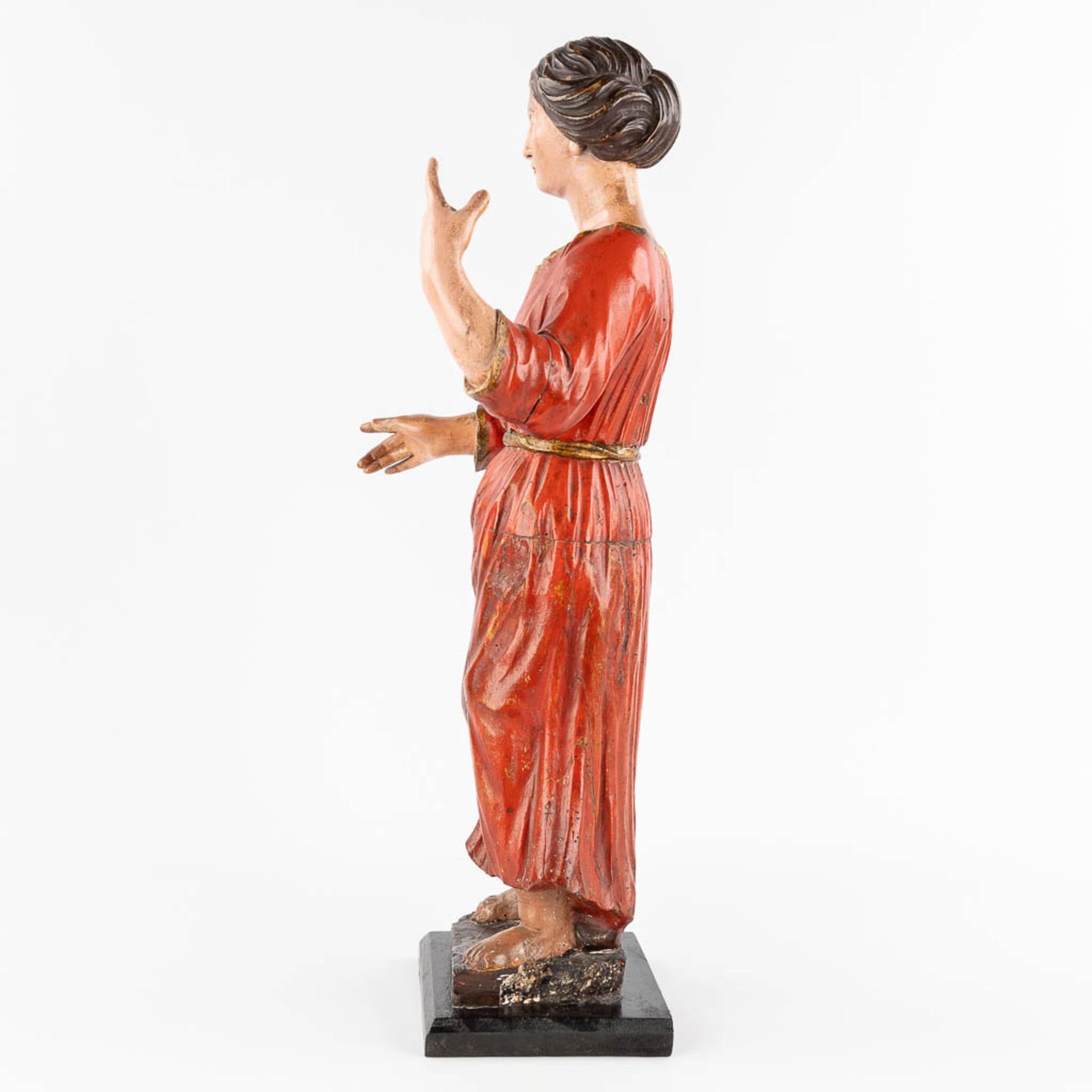 An antique wood-sculptured and polychrome figurine of a noble lady. 18th/19th C. (L: 20 x W: 25 x H: - Image 6 of 14