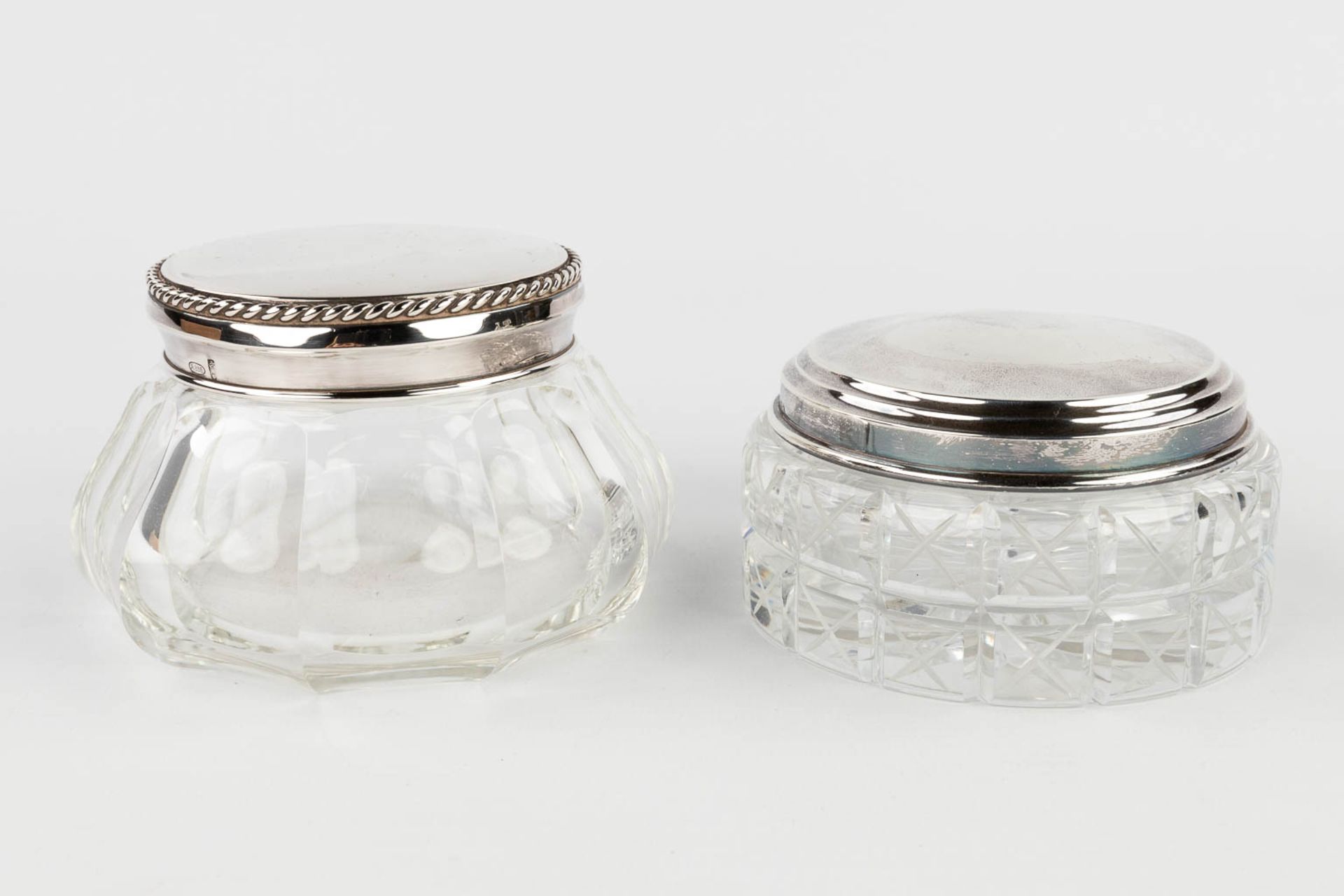 A collection of toilet accessories and goods, crystal, silver and silver-plated metal. (H: 12 cm) - Image 3 of 19