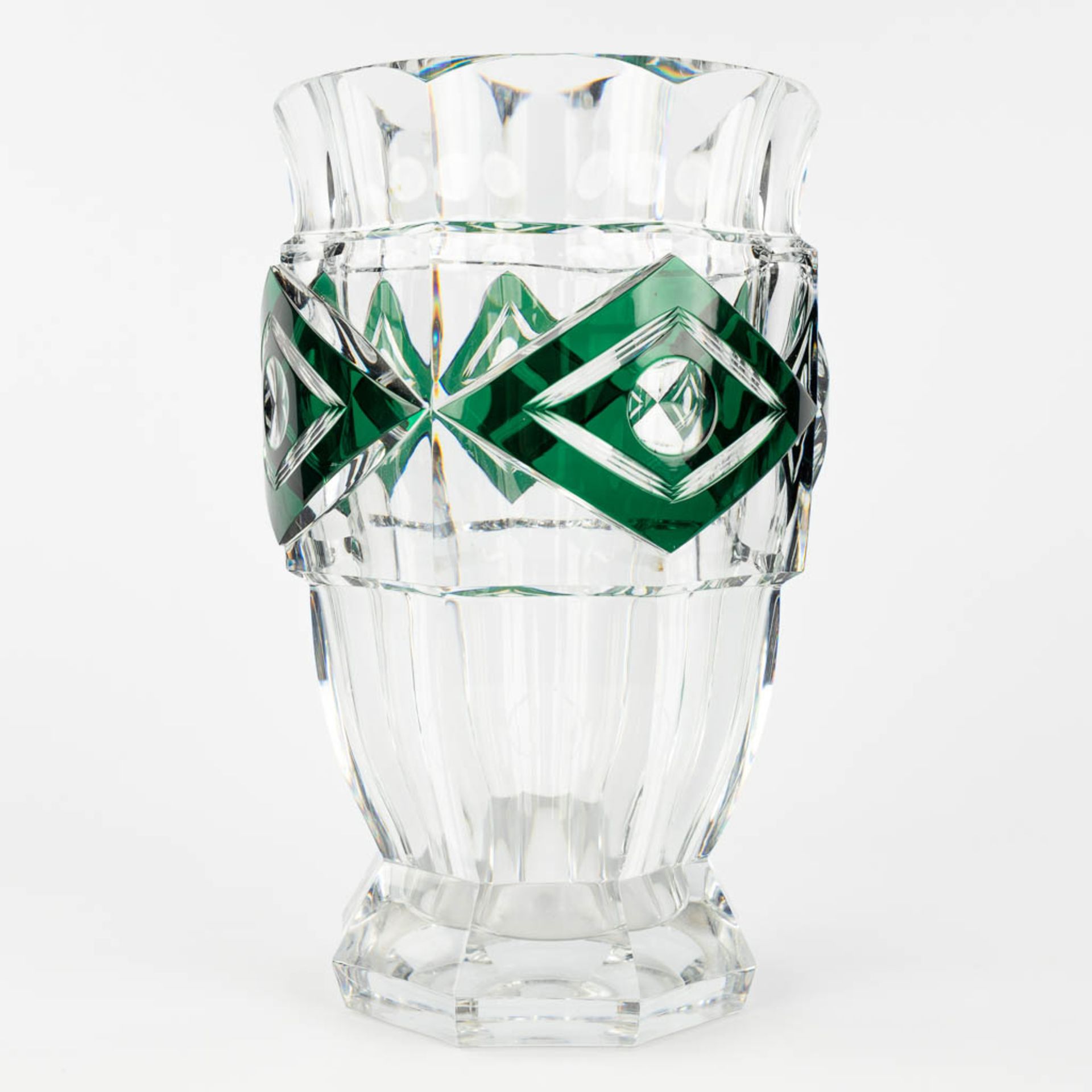 Val Saint Lambert 'Kipling'. Green and clear-cut crystal. Belgium. (H: 30,5 x D: 20 cm) - Image 3 of 10