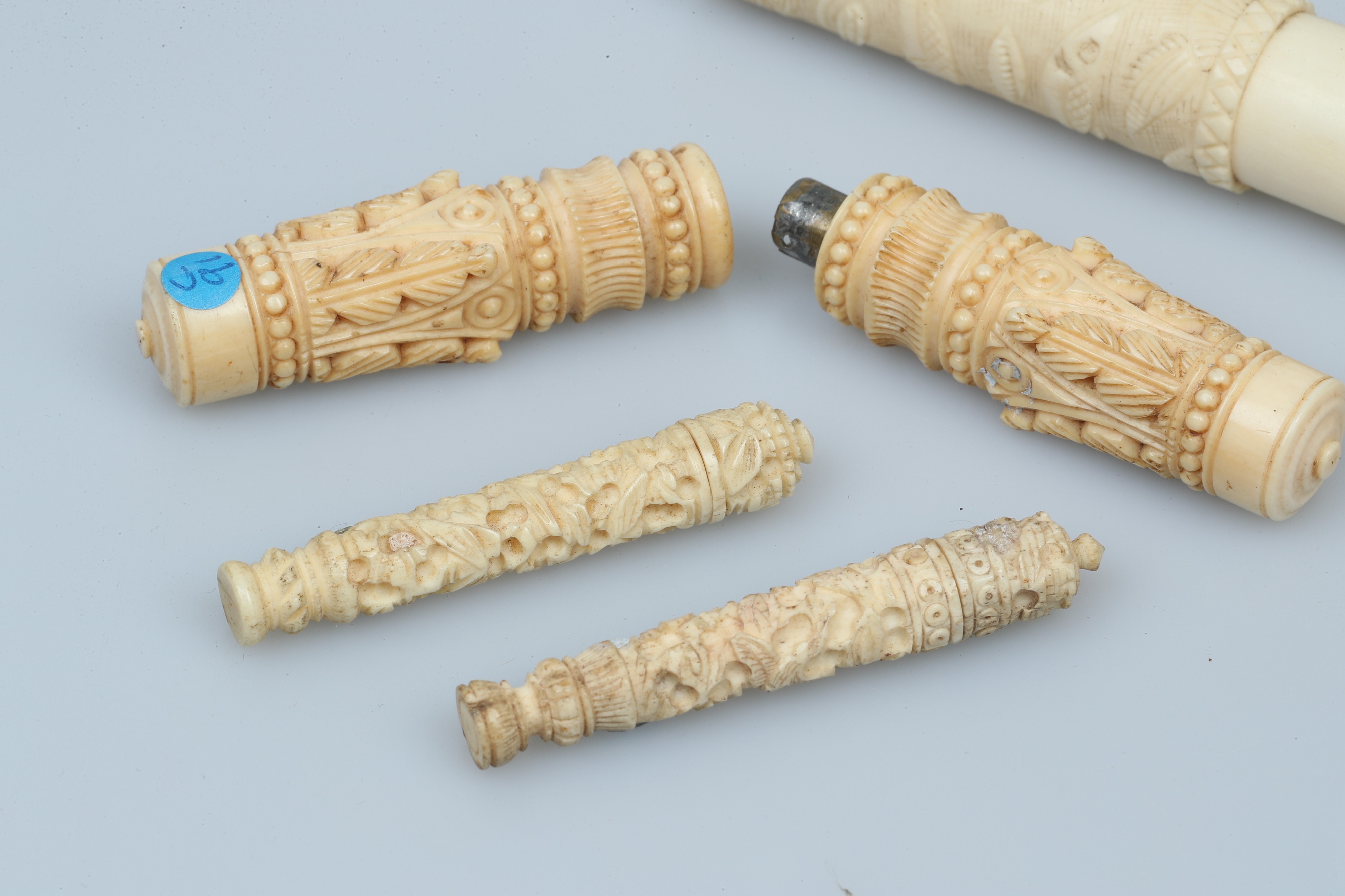 A Collection of 19th Century Chinese Ivory Needlecases - Image 2 of 3