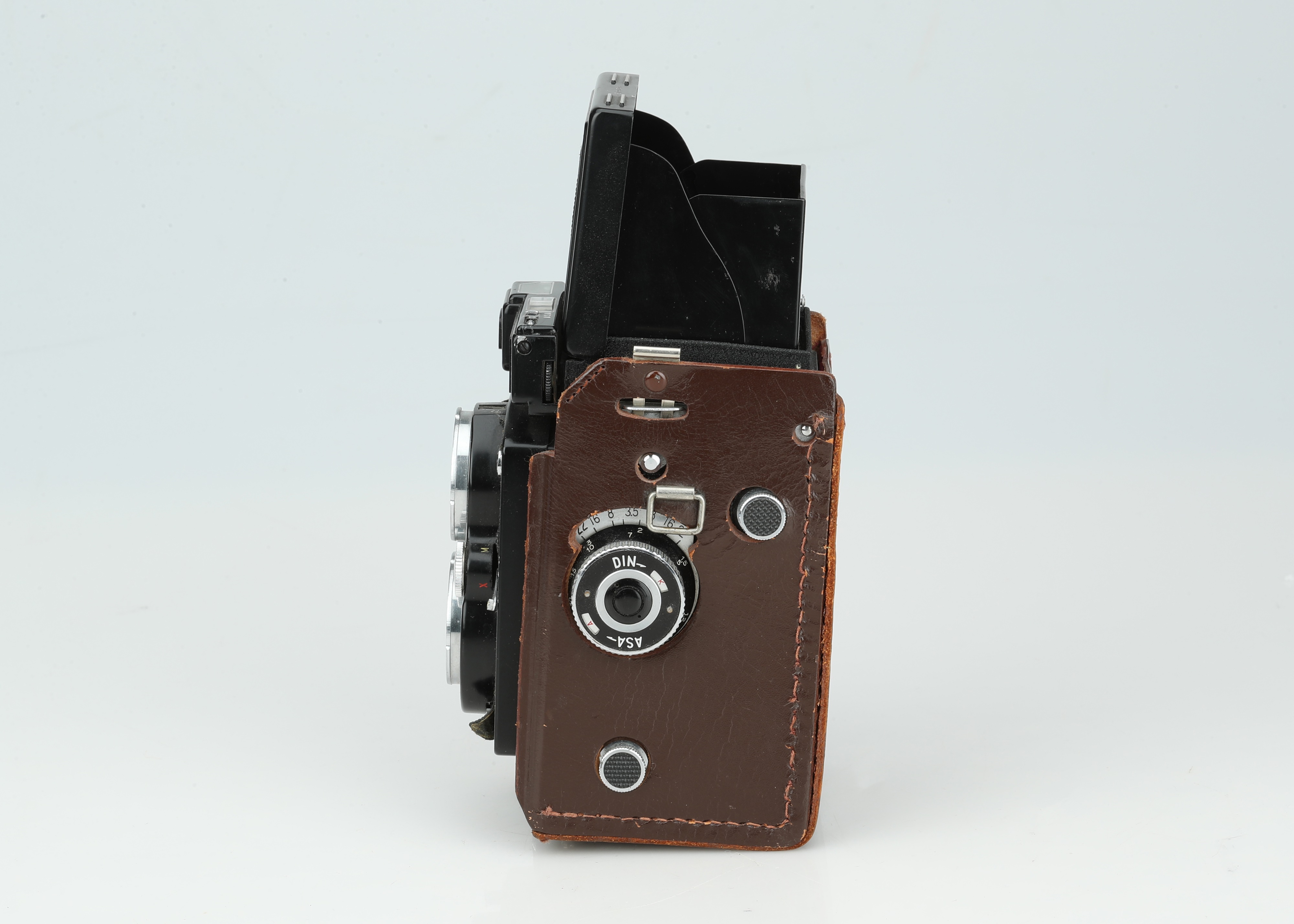 A Yashica EM Medium Format TLR Camera, - Image 2 of 4