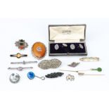 A Collection of Miscellaneous Jewellery,