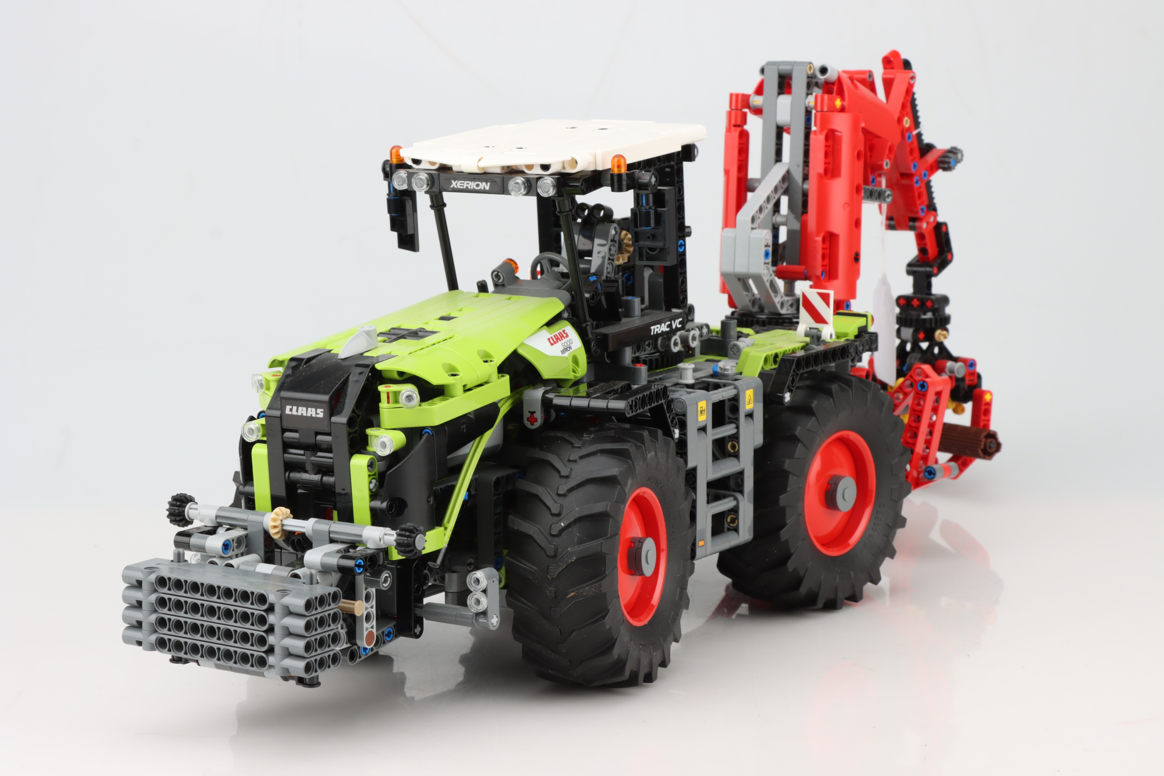 LEGO Technic CLAAS XERION 5000 TRAC VC (42054) - Image 3 of 5