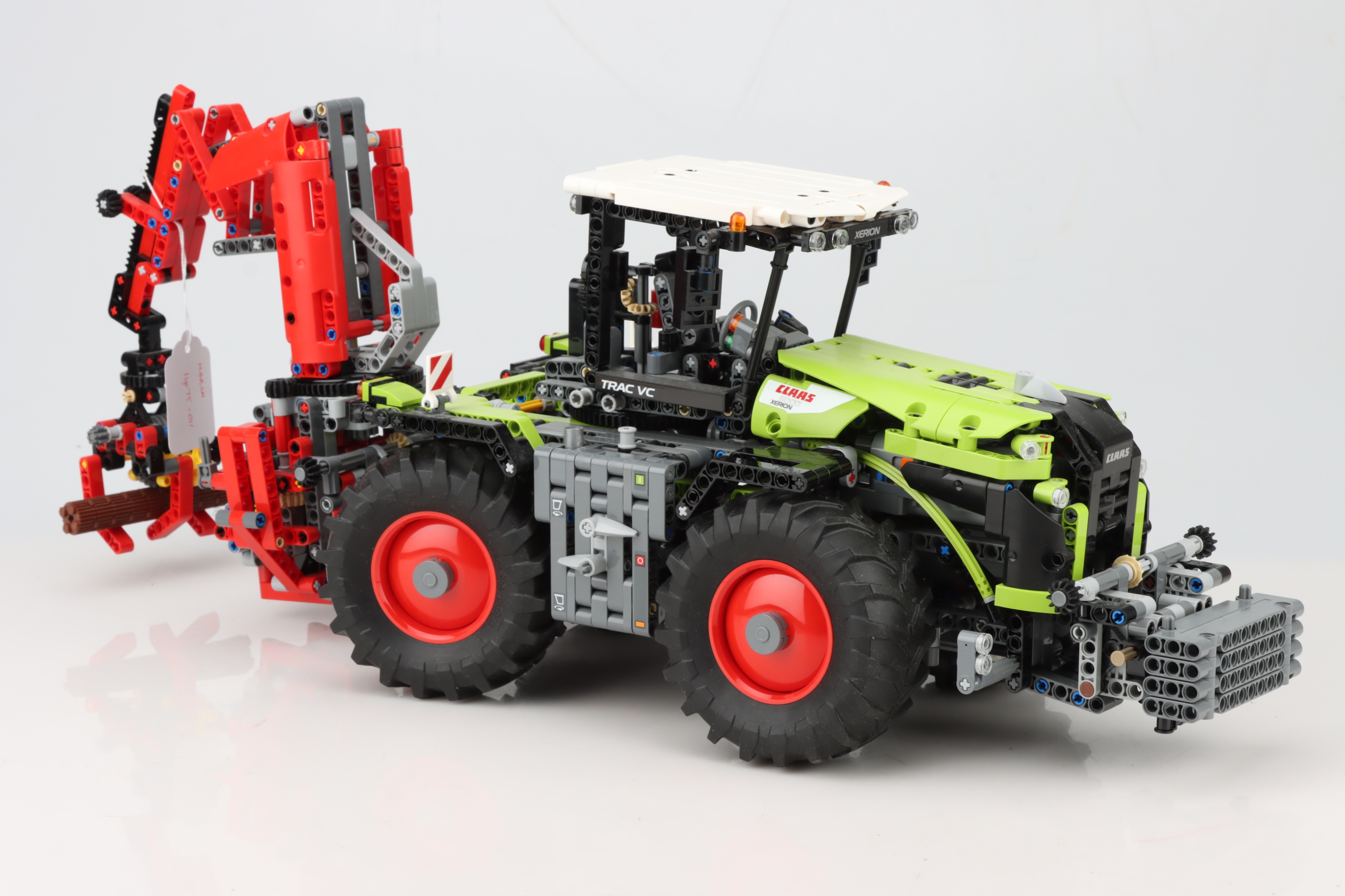 LEGO Technic CLAAS XERION 5000 TRAC VC (42054) - Image 2 of 5