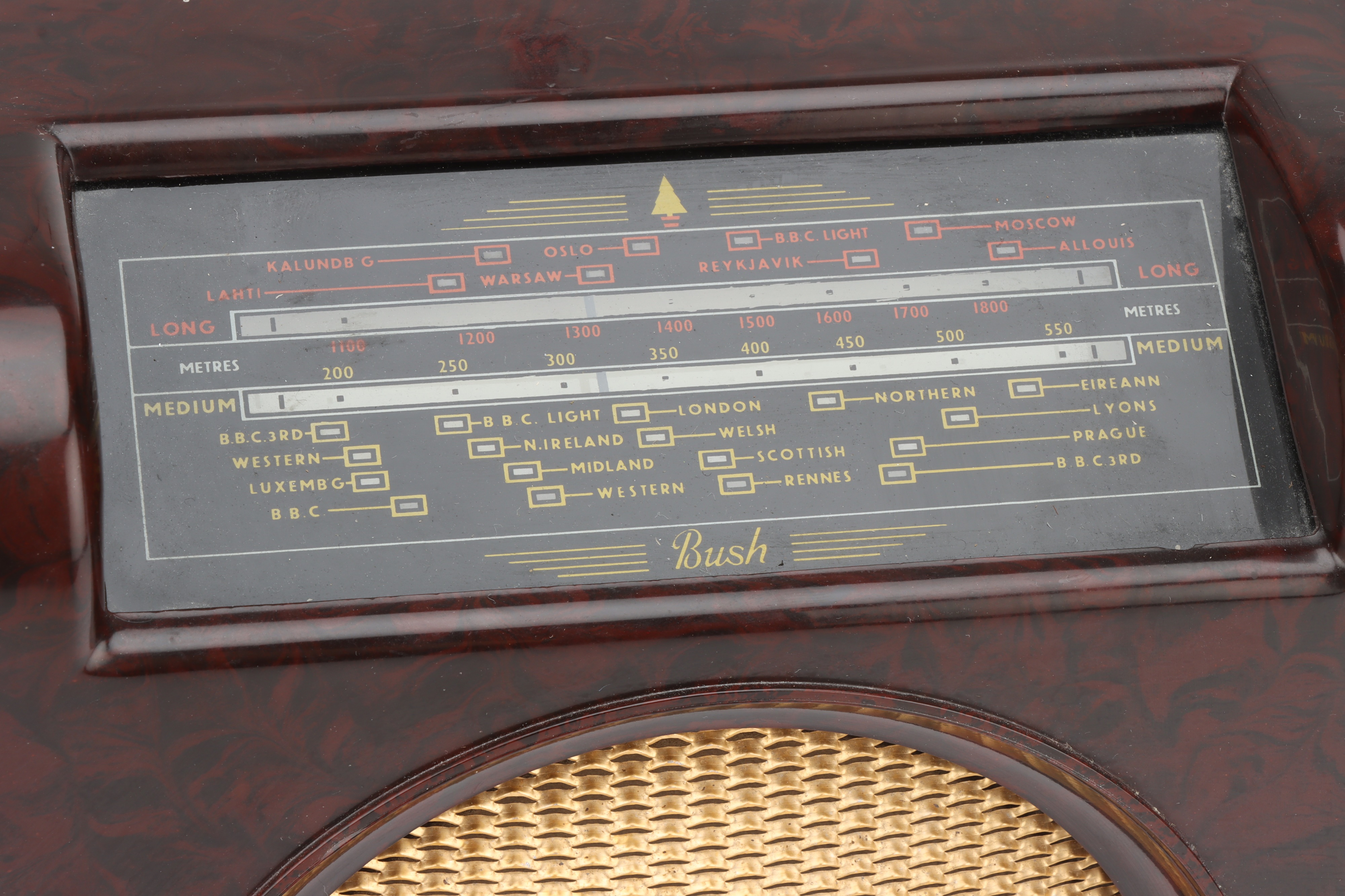 Vintage 1950â€™s Bush Bakelite DAC90a Valve Radio - Image 2 of 4