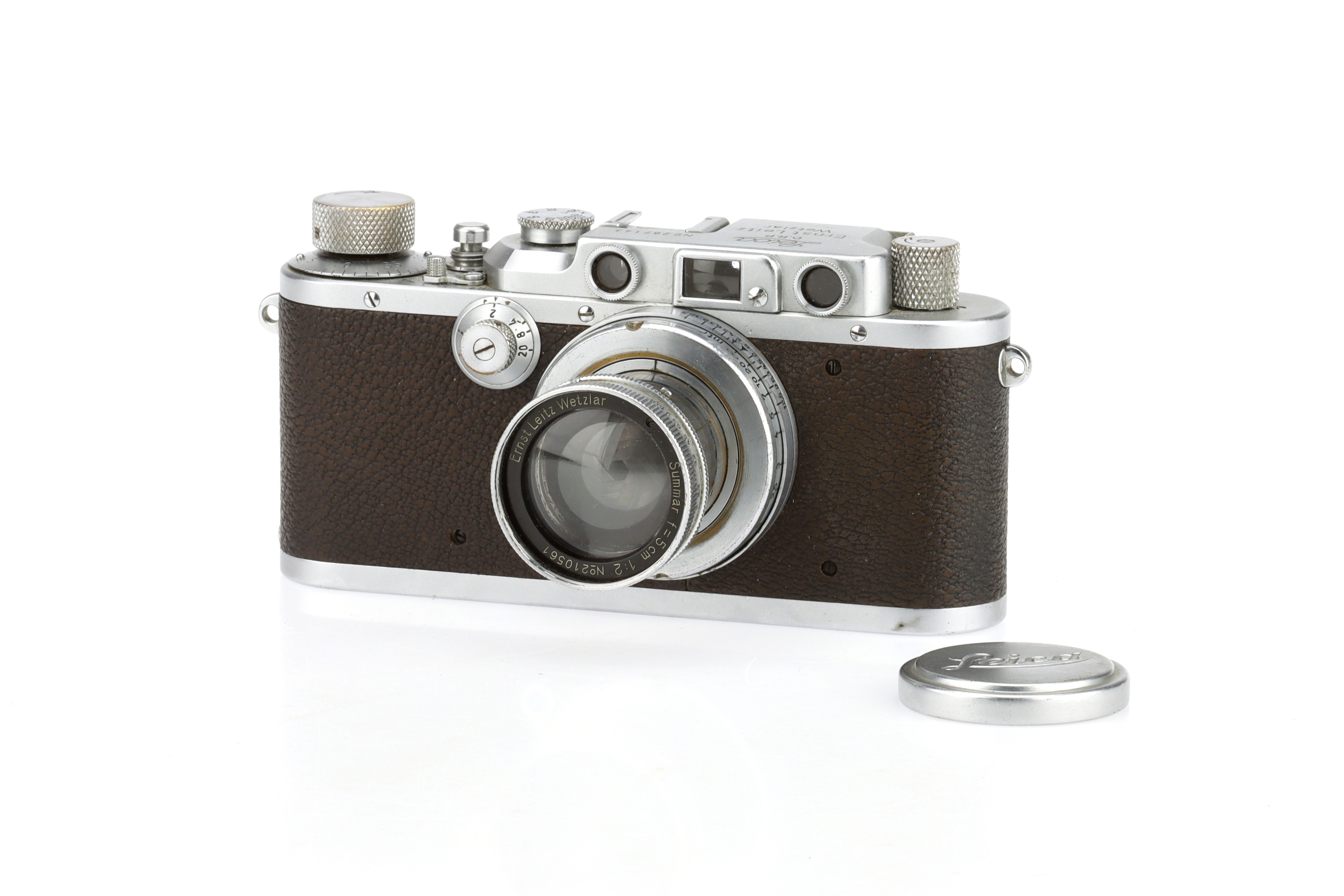 A Leitz Leica IIIa 35mm Rangefinder Camera,