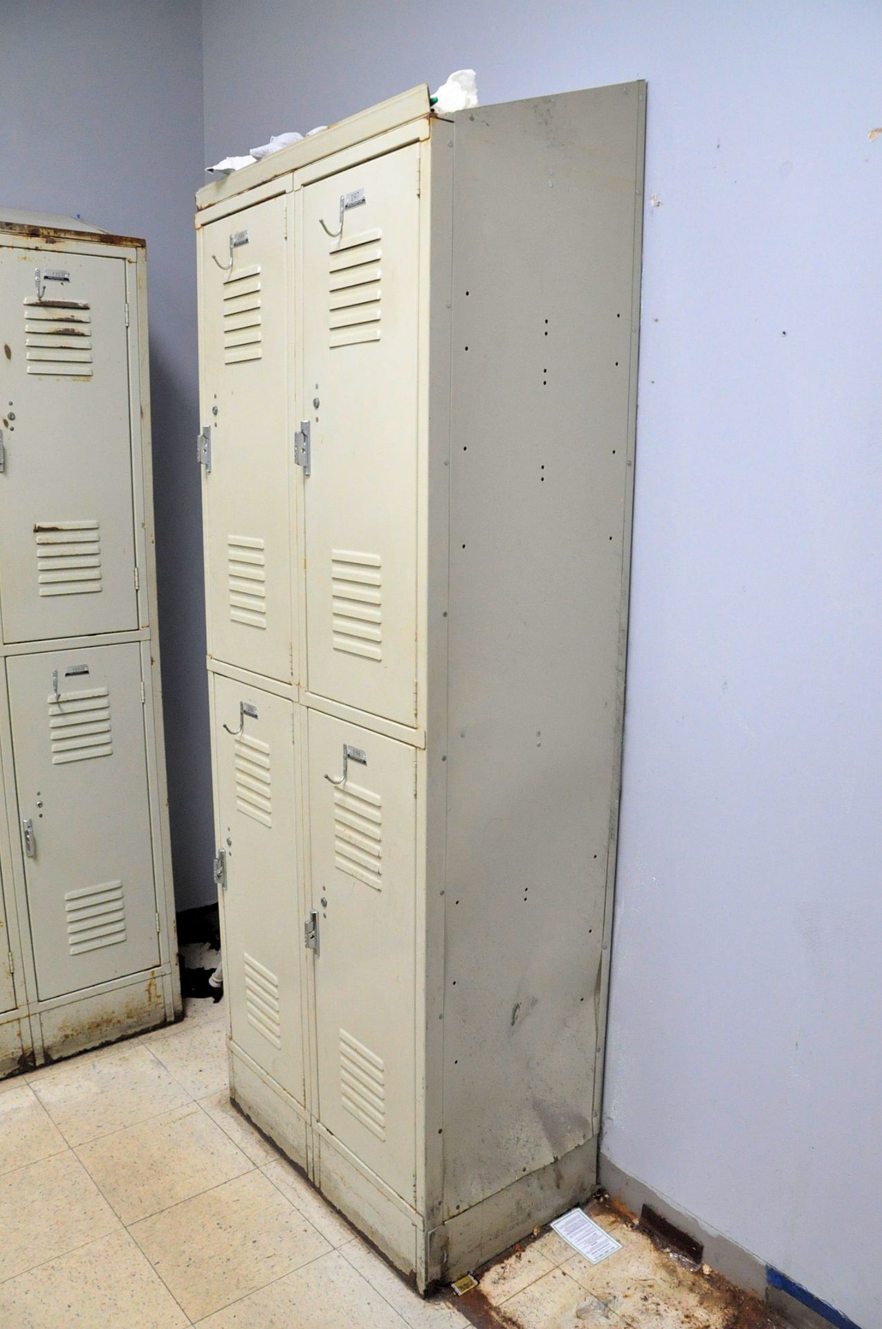 Lot-Lockers in Men's Room, (Front Entrance) - Image 4 of 9