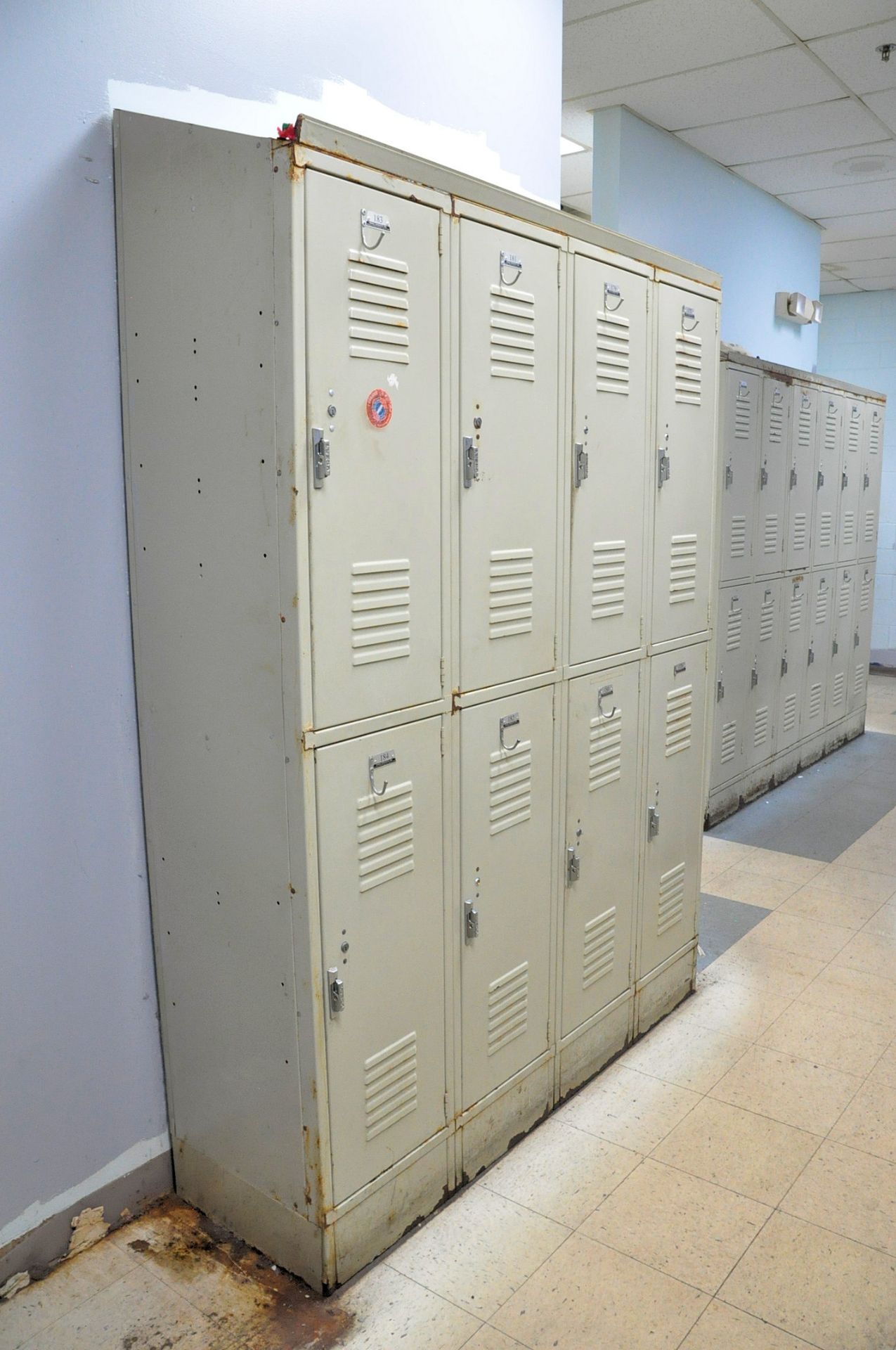 Lot-Lockers in Men's Room, (Front Entrance) - Image 2 of 9