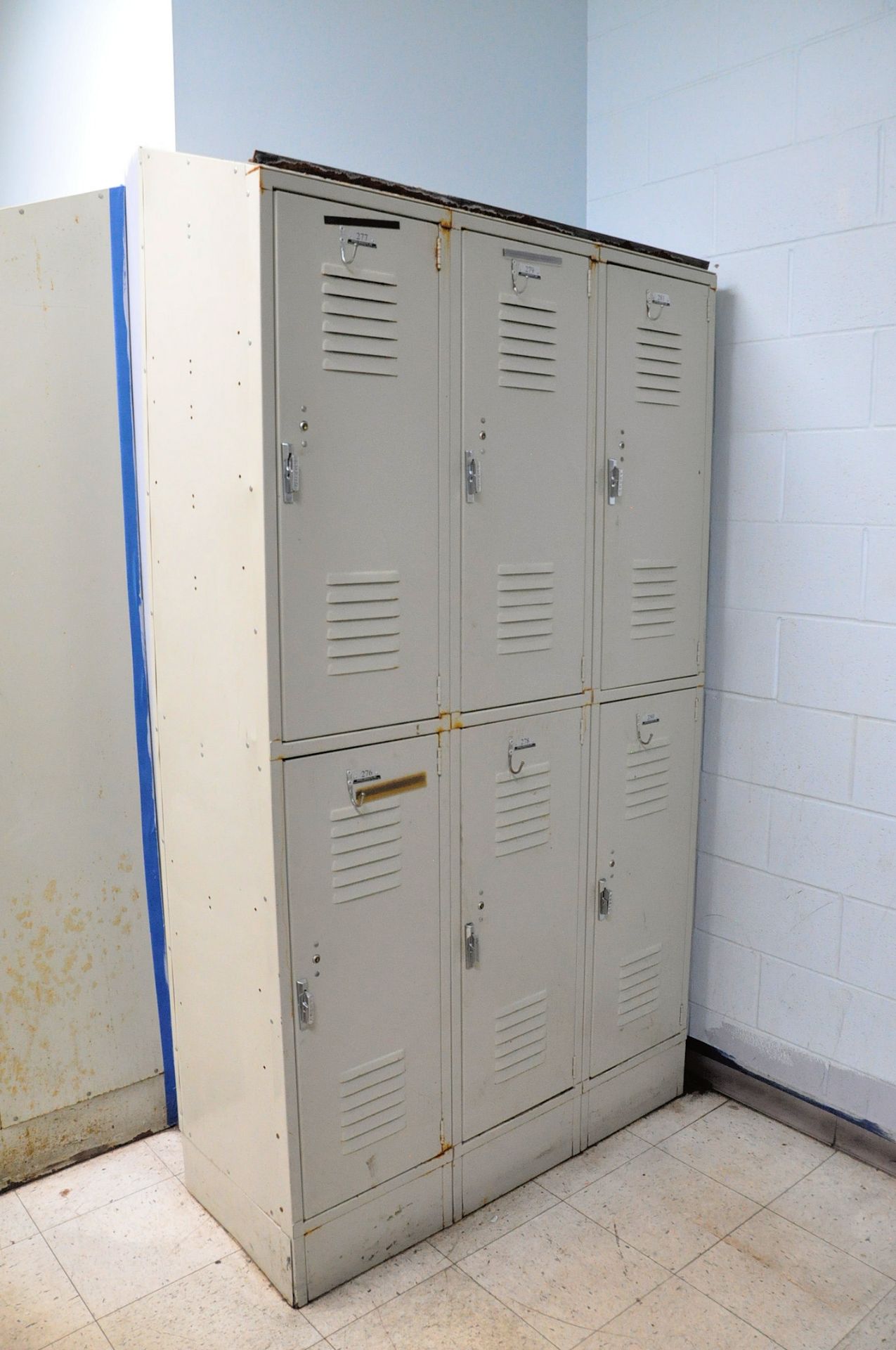 Lot-Lockers in Men's Room, (Front Entrance) - Image 5 of 9