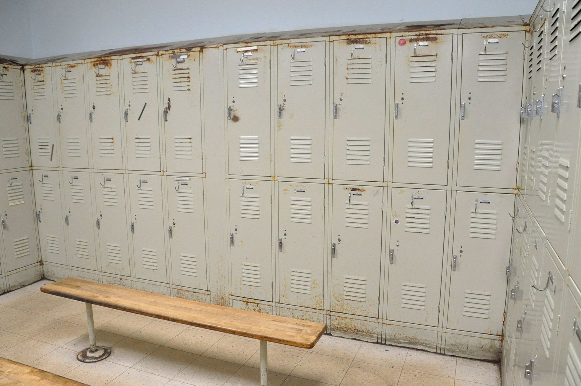 Lot-Lockers in Men's Room, (Front Entrance) - Image 6 of 9