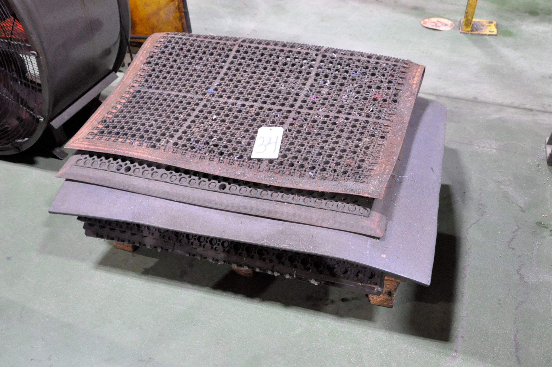 Lot-Floor Mats on (1) Pallet, (E-3)