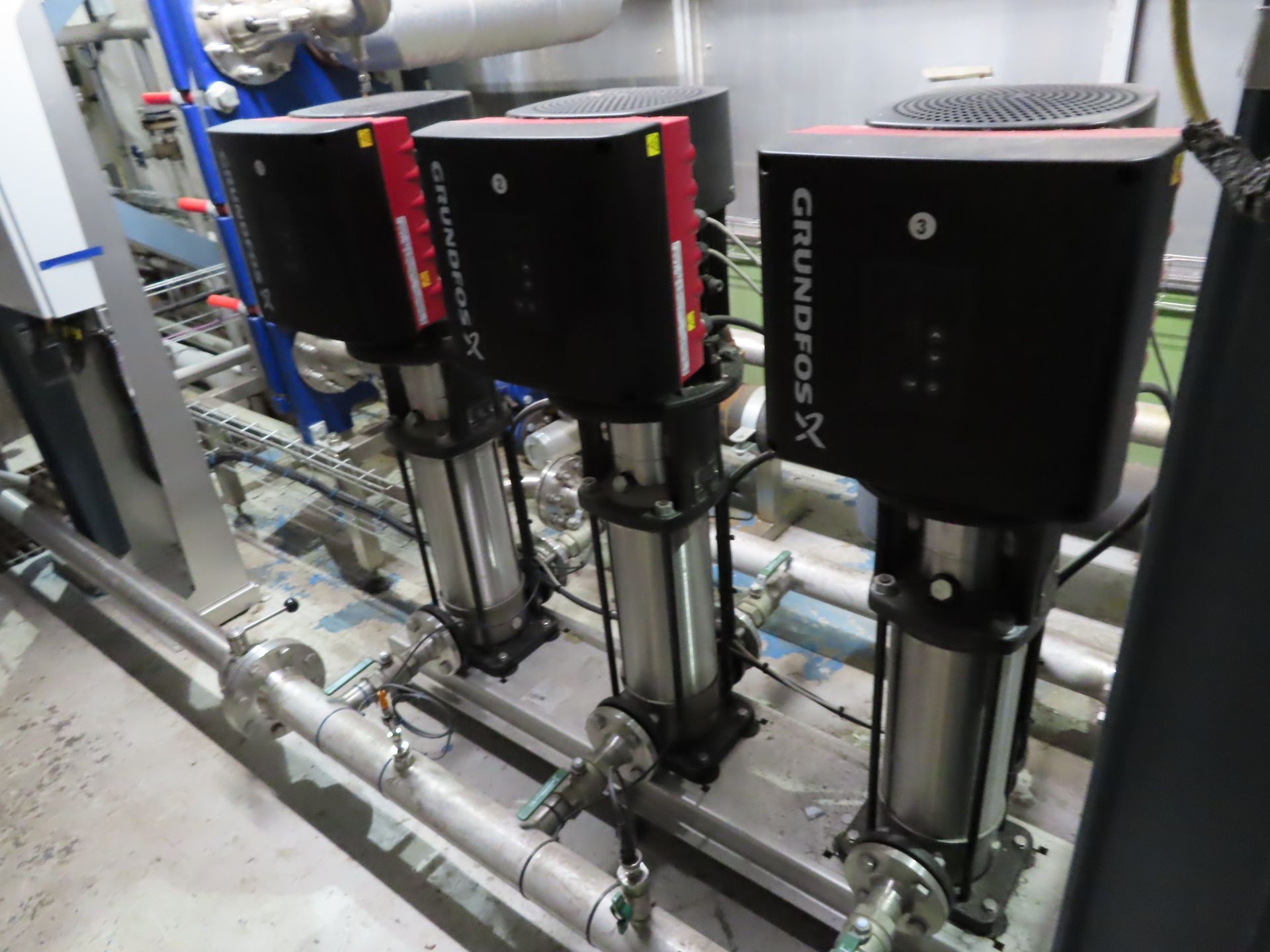 COMPLETE GRUNDFOS HEAT EXCHANGING WATER SYSTEM. - Image 4 of 5