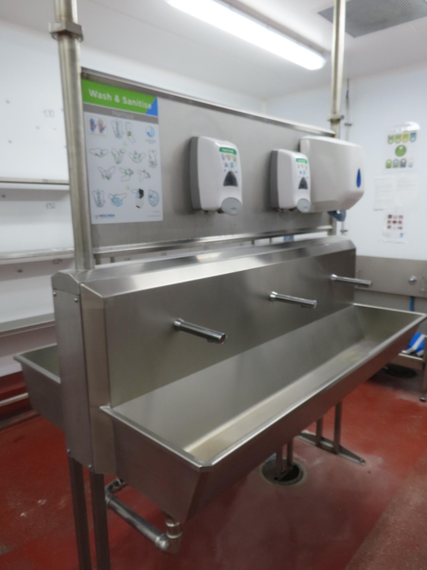 DOUBLE SIDED 3-STATION SINK. - Image 2 of 3