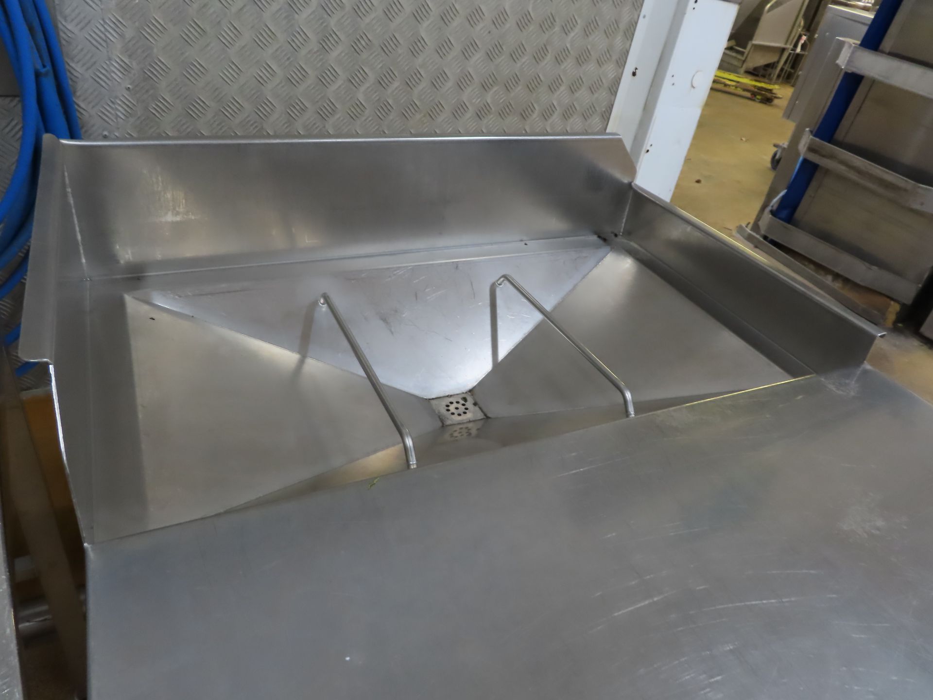 DRAINING TABLE. - Image 3 of 3