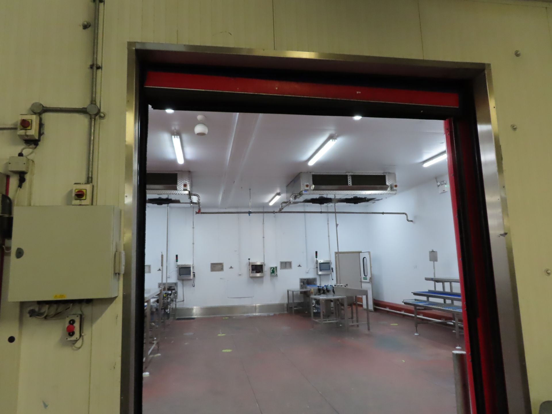 THERMASTER DOUBLE SIDED ROLLER DOOR. - Image 3 of 3