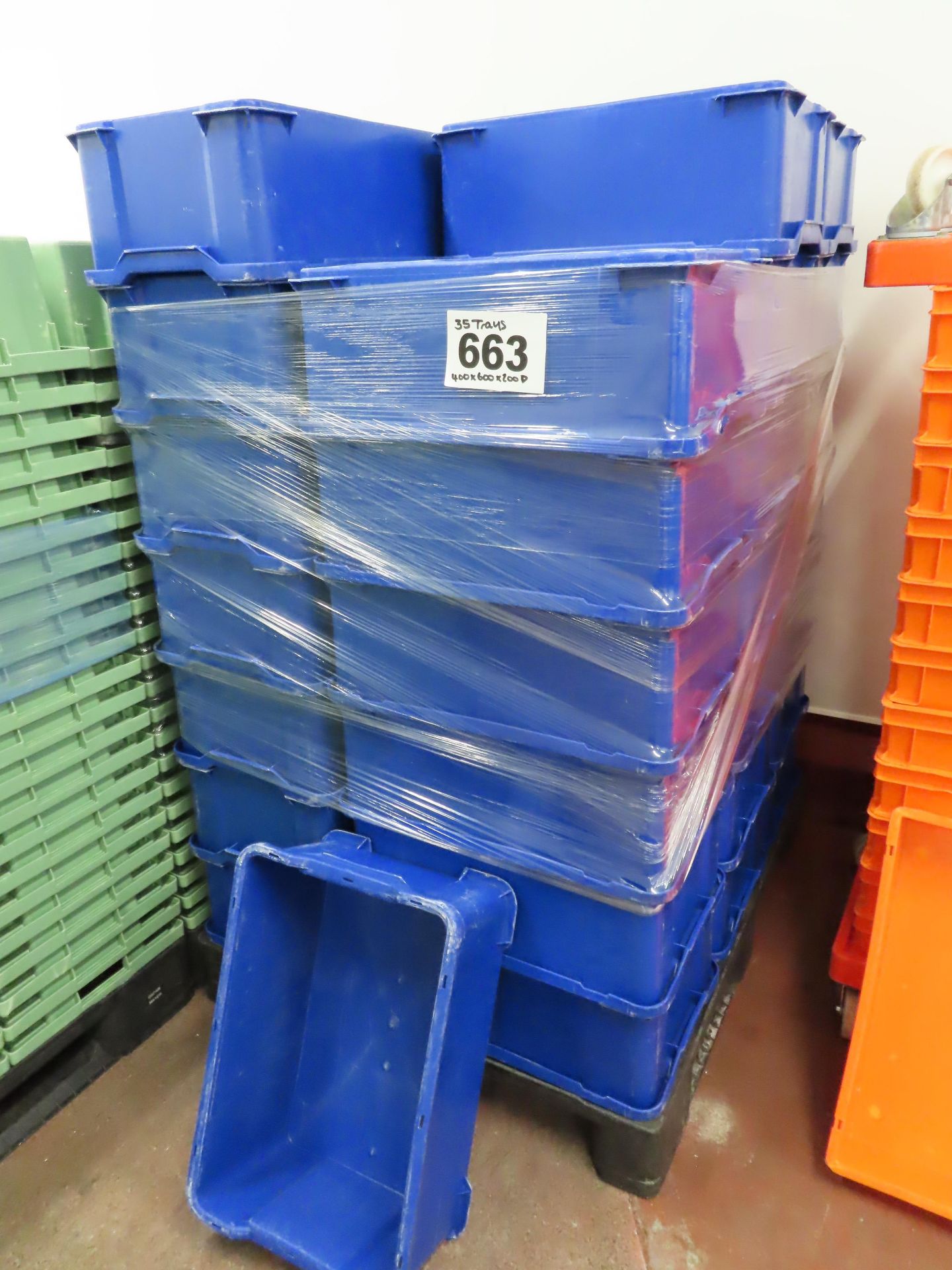 PALLET OF TRAYS.