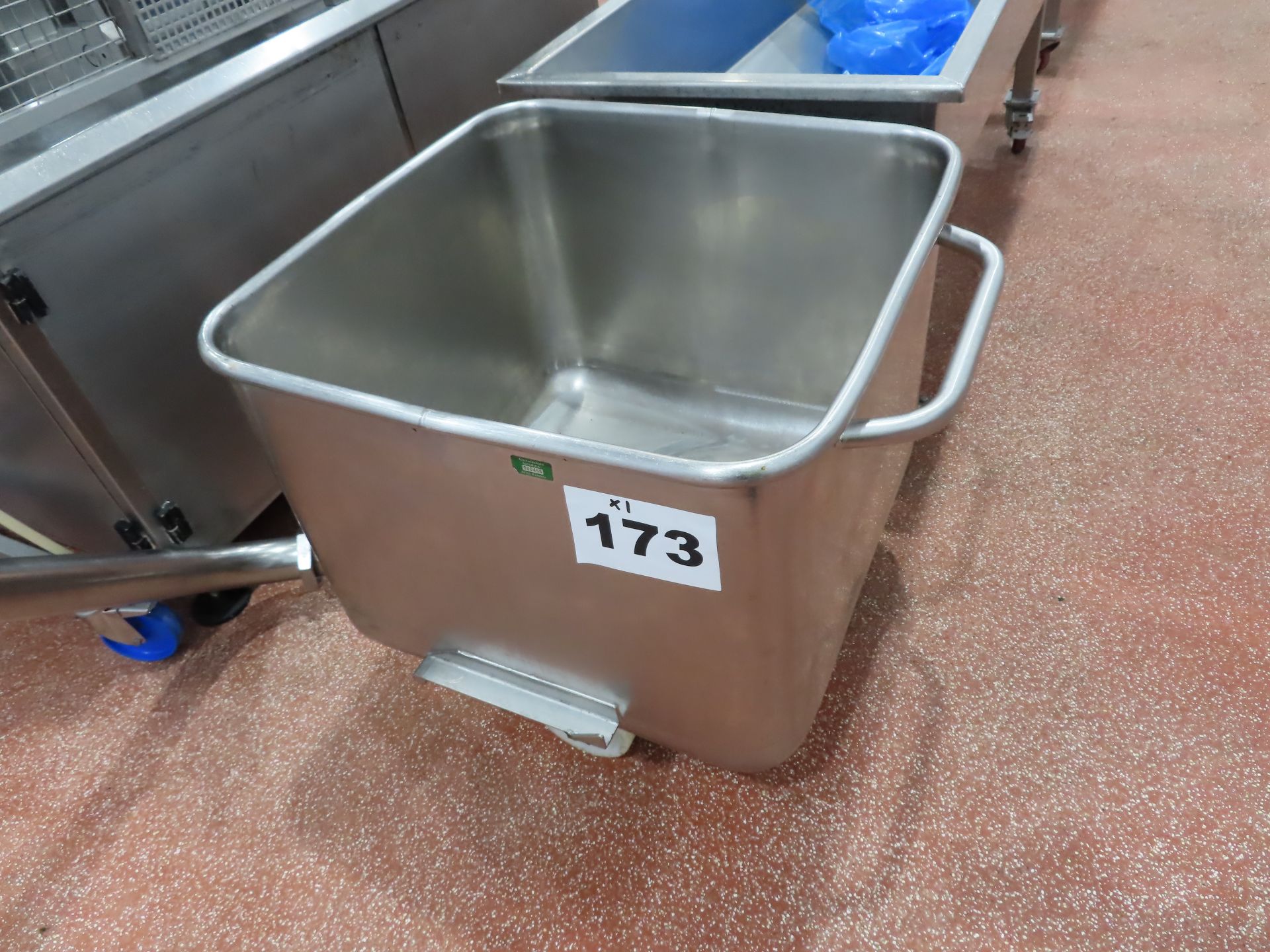 TOTE BIN