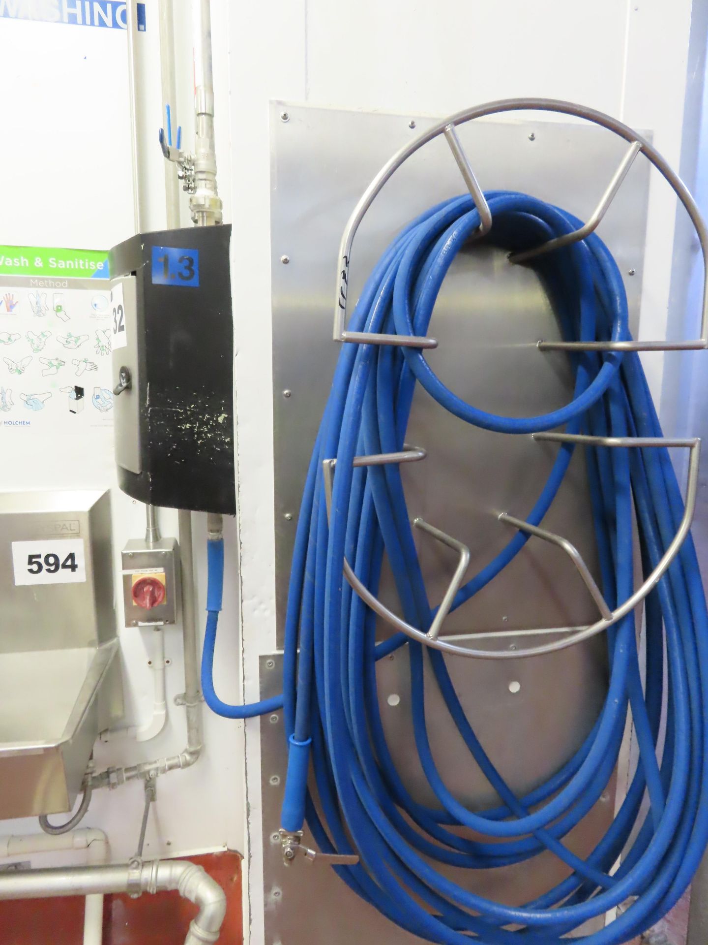DETERGENT WASHER AND HOSE. - Image 2 of 2