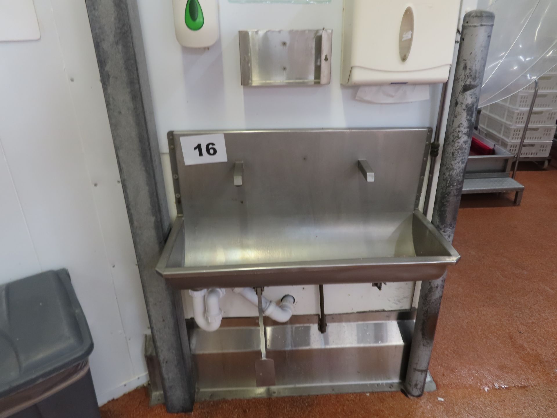 2-STATION KNEE OPERATED SINK.