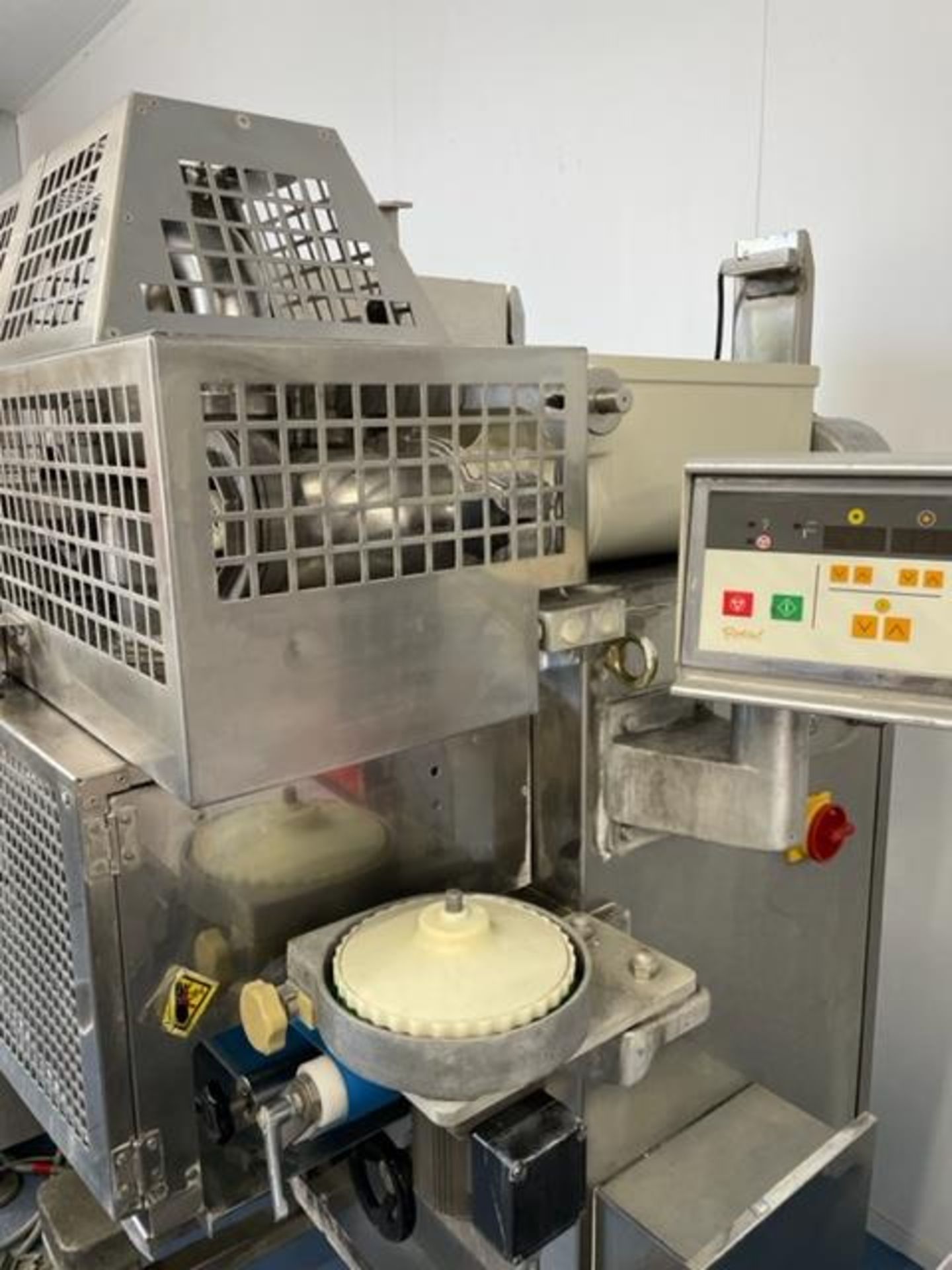 RHEON KN400 CORNUCOPIA MACHINE. - Image 3 of 8