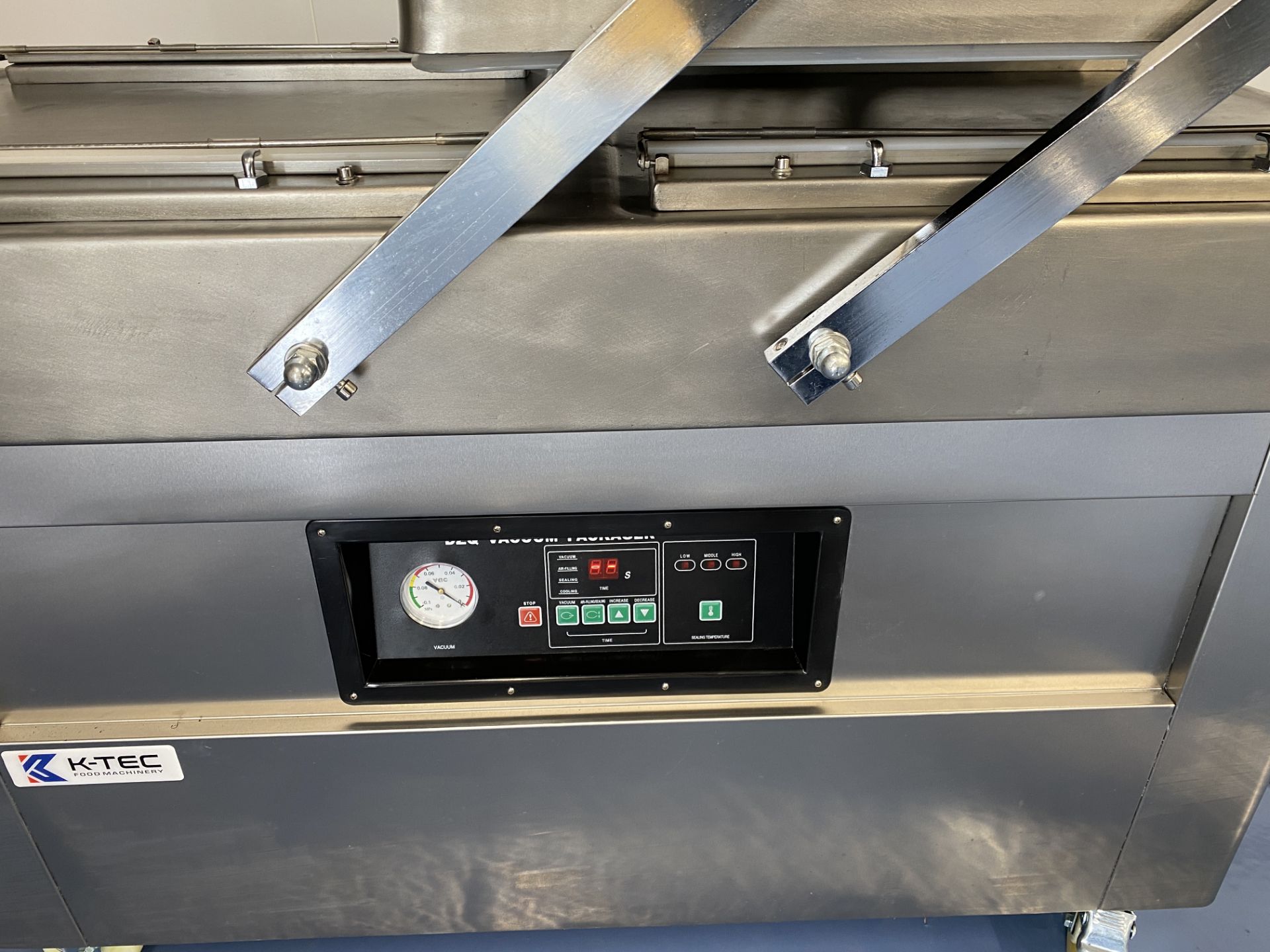 DOUBLE CHAMBER VACUUM PACKER - Image 2 of 5