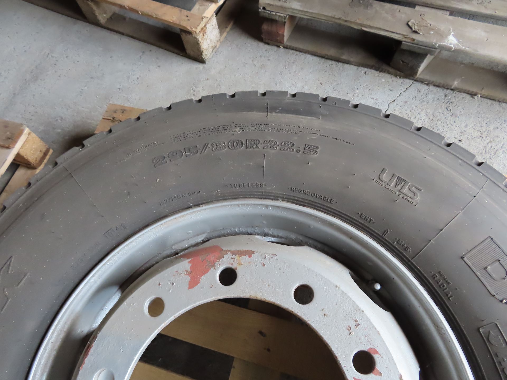 HANKOOK DH05 TYRE AND WHEEL. - Image 2 of 3
