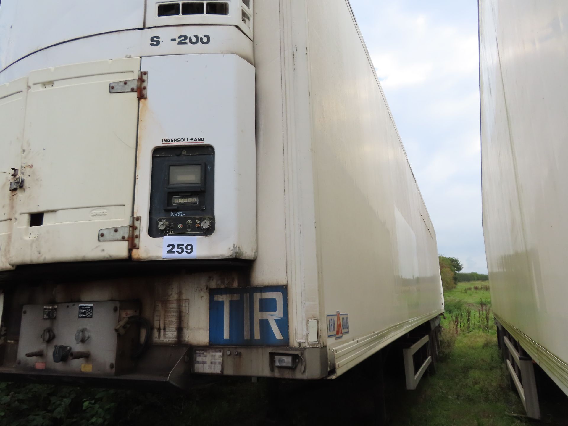 40 FT GRAY ADAMS REFRIGERATED TRAILER. - Image 2 of 3