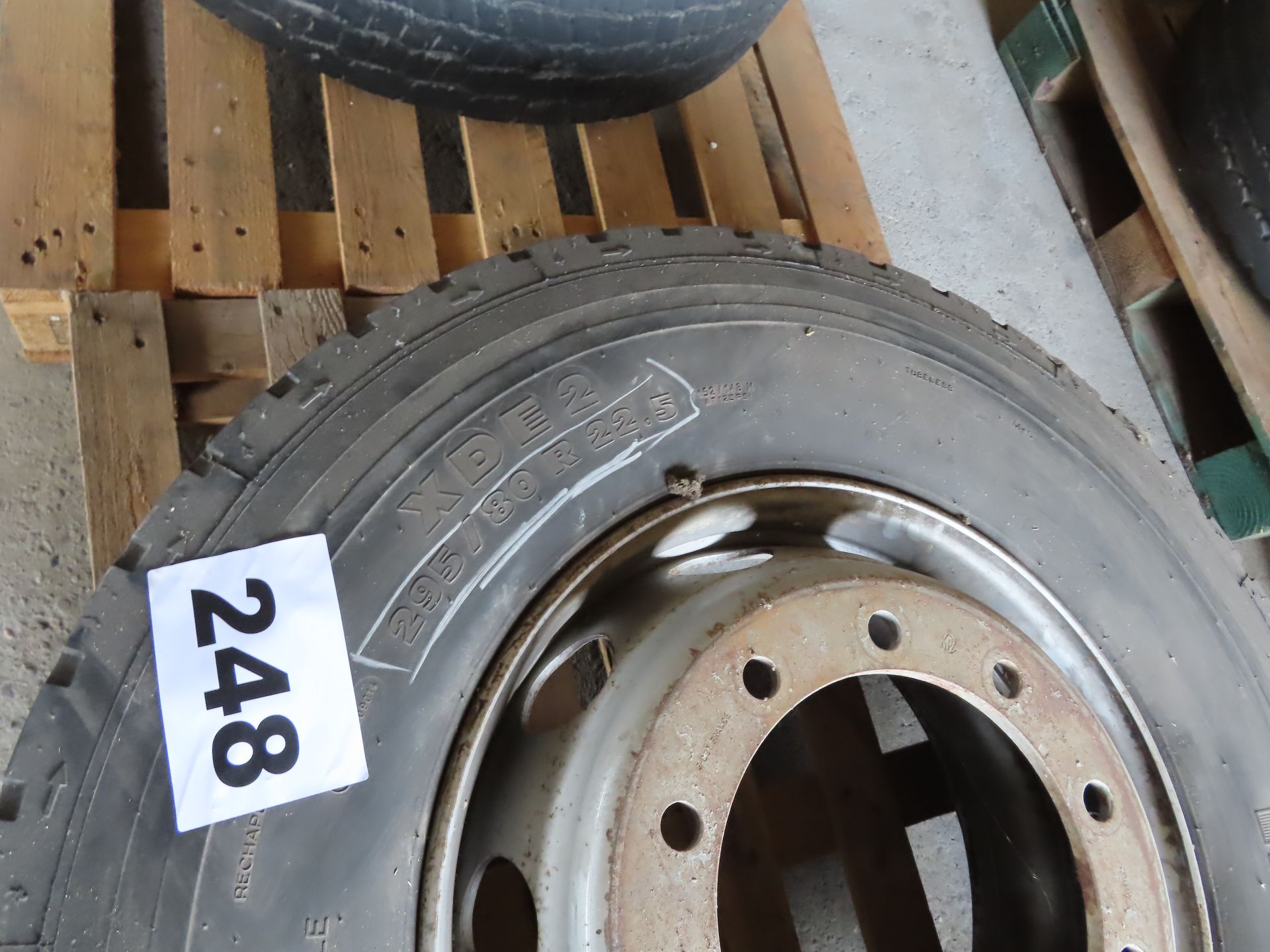 MICHELLIN DH05 TYRE AND WHEEL. - Image 2 of 3