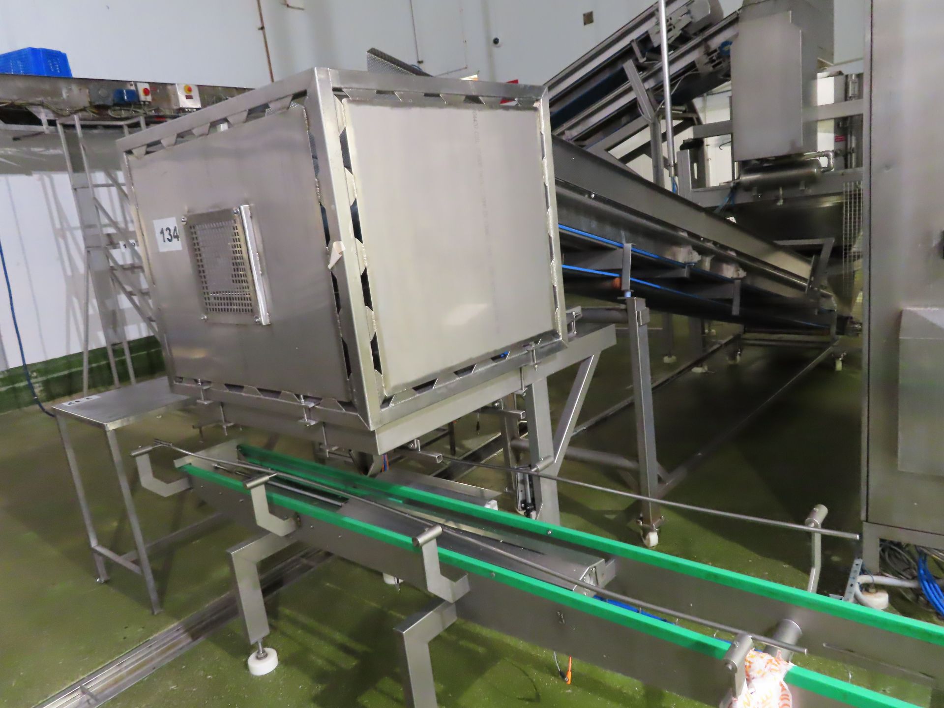 FELTRACON CRATE WEIGHING UP/FILLING SYSTEM.