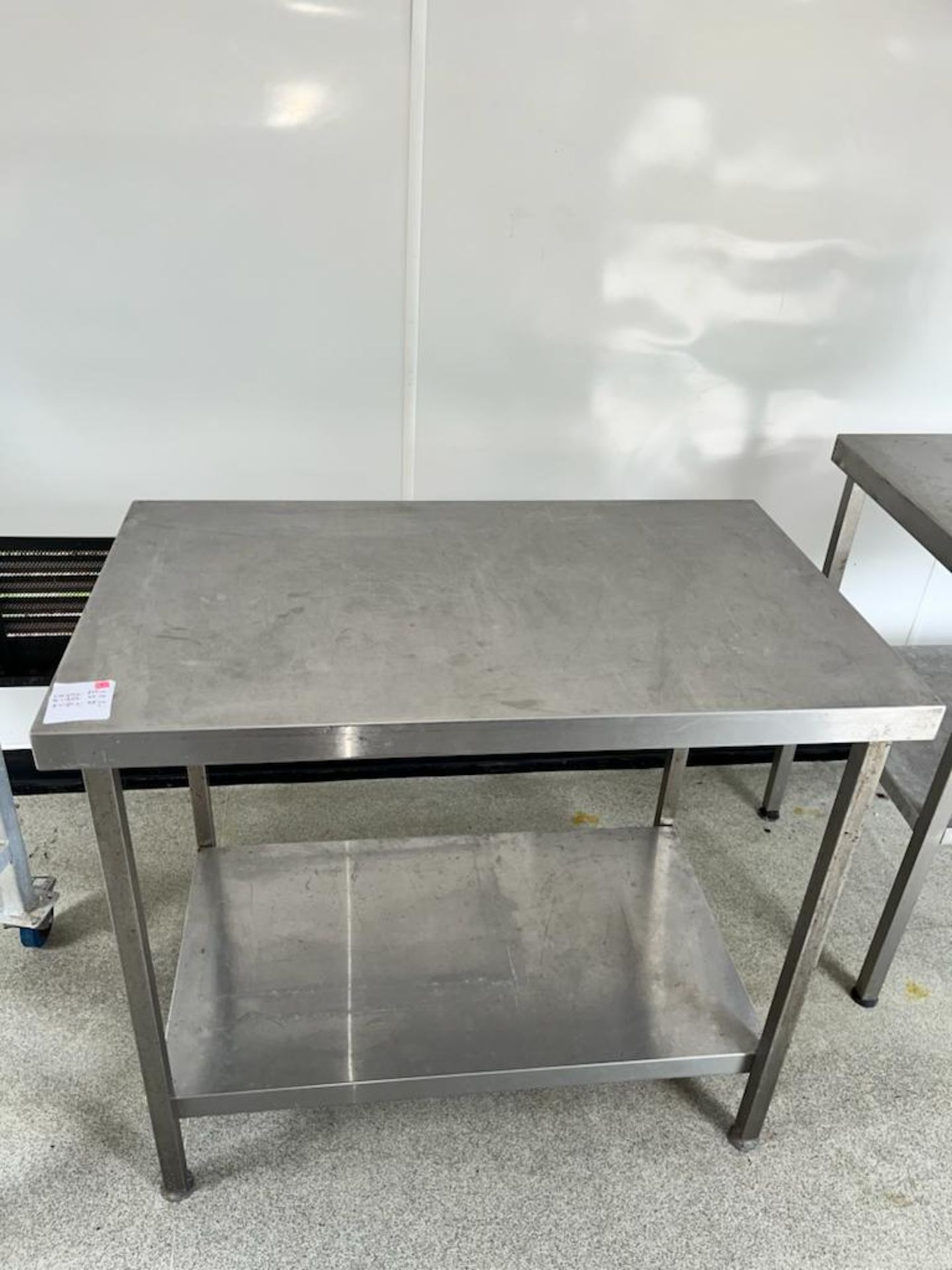 S/S TABLE APPROX. 1000 x 600 MM. (GL19 4BA).