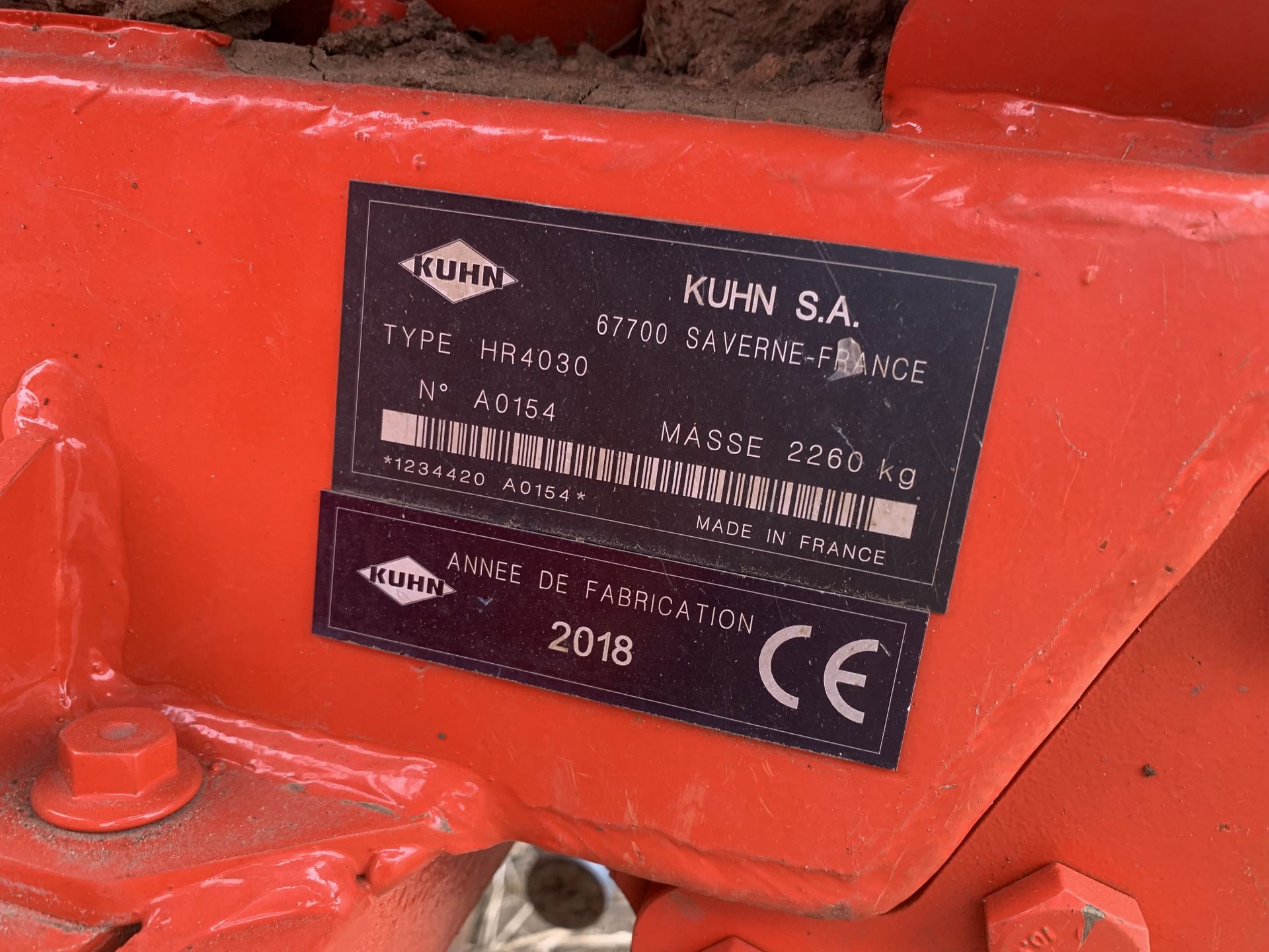 2018 Kuhn HR 4030 4m power harrow with hydraulic leveling board & packer roller - Image 2 of 3