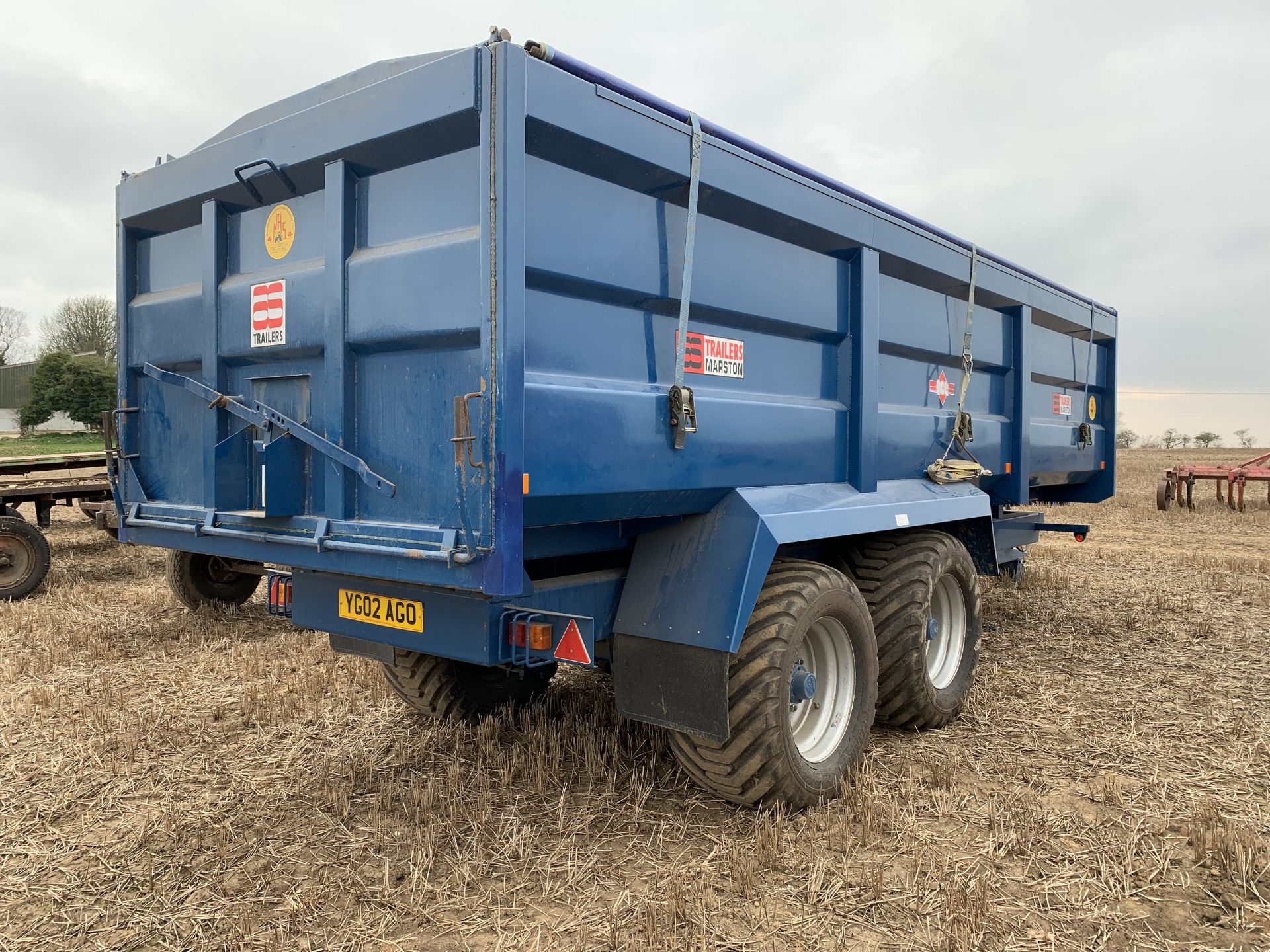 2011 Marston 14t twin axle grain trailer with roll over sheet - Image 4 of 4