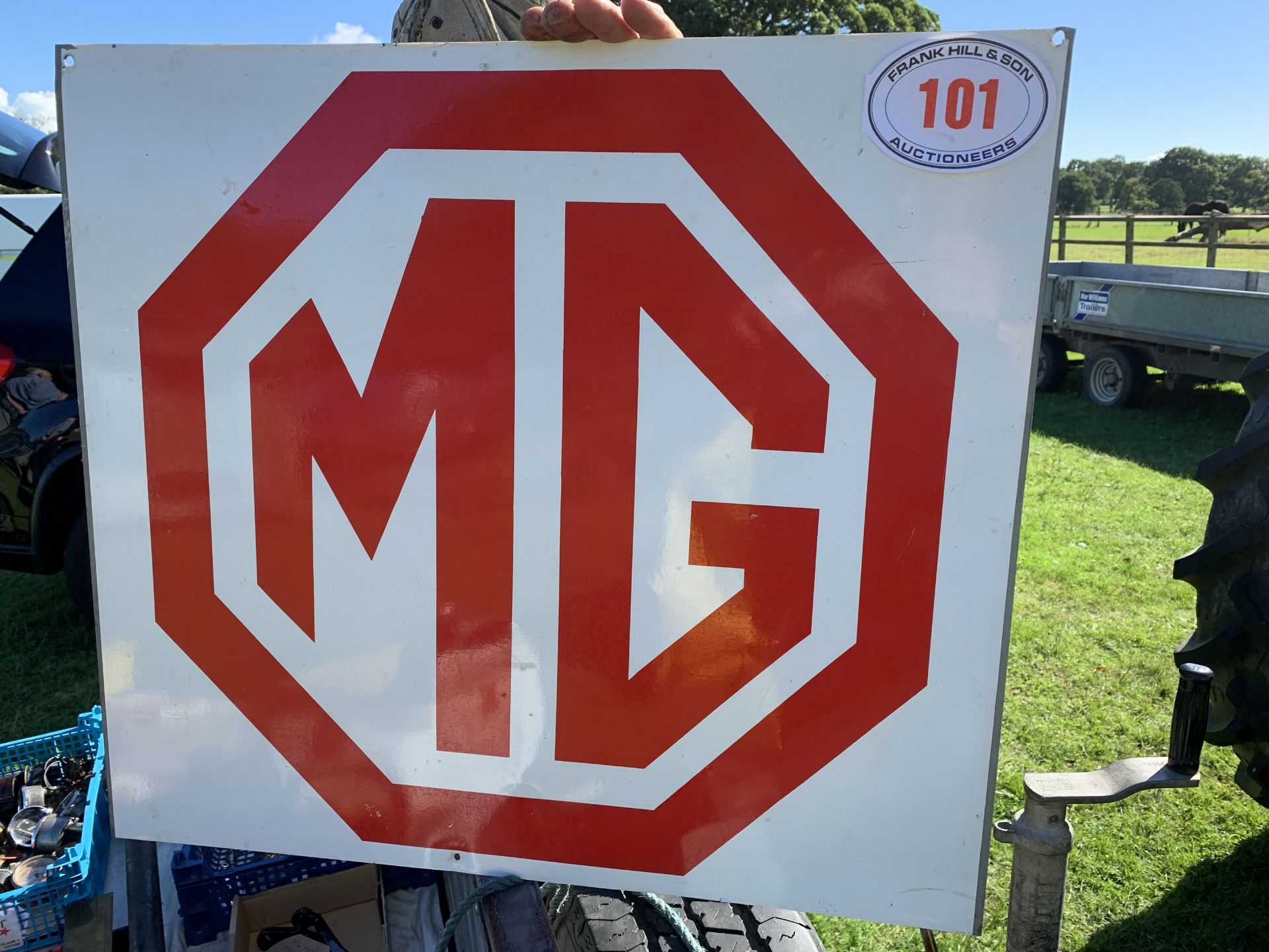 MG sign