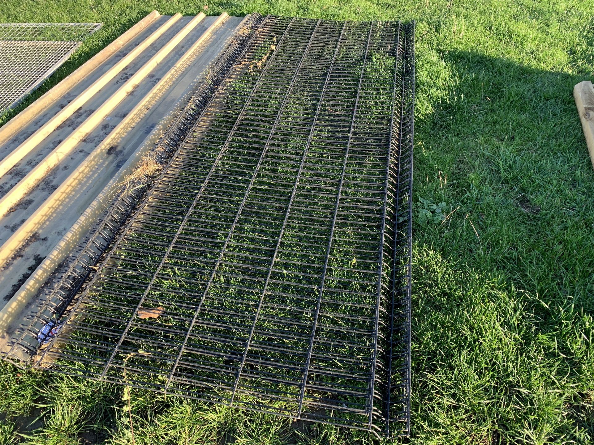 4 mesh fencing panels
