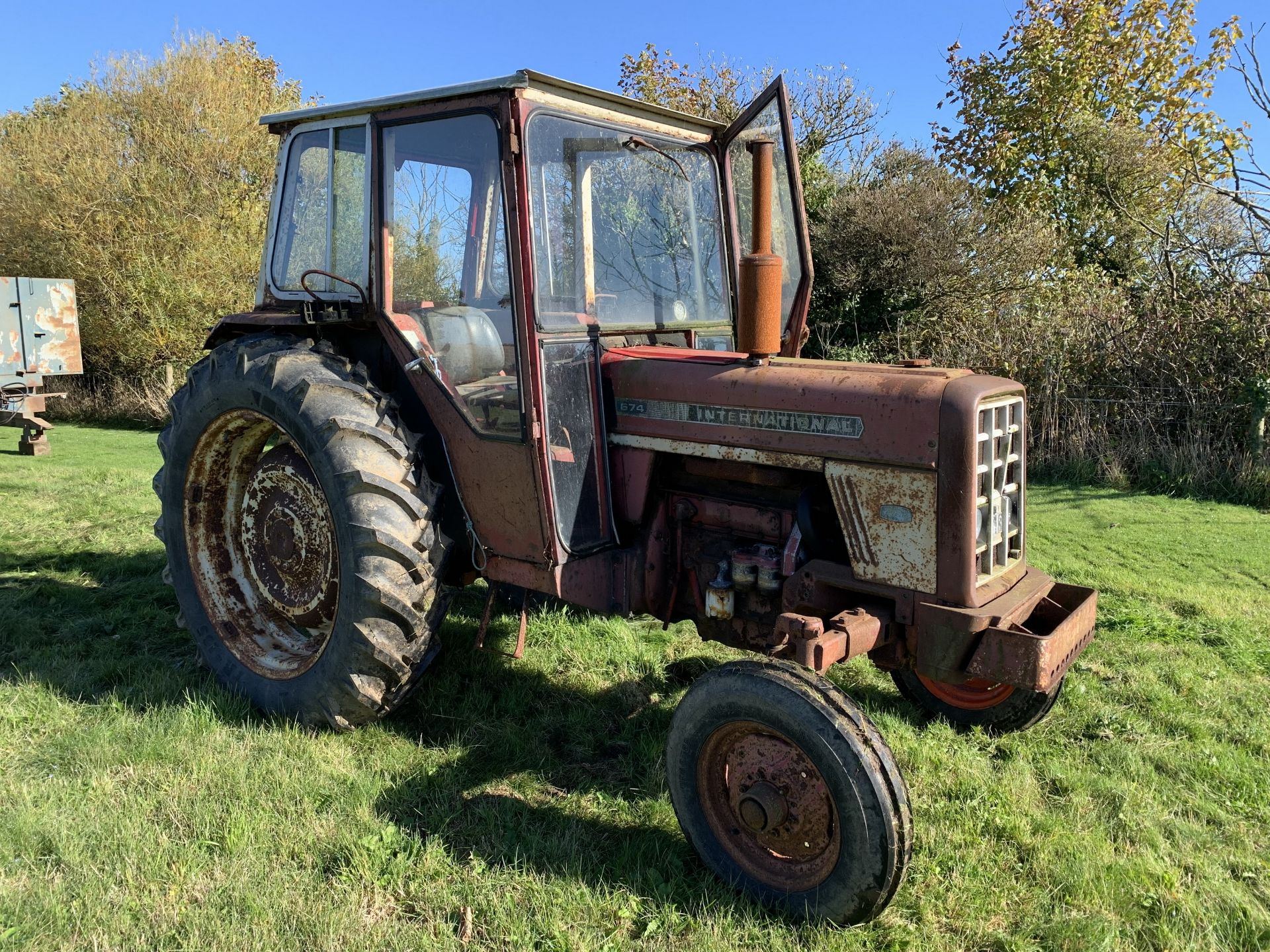 International 674 tractor, PWF 168M, 5450 hours, non-runner, with V5 - Image 6 of 6