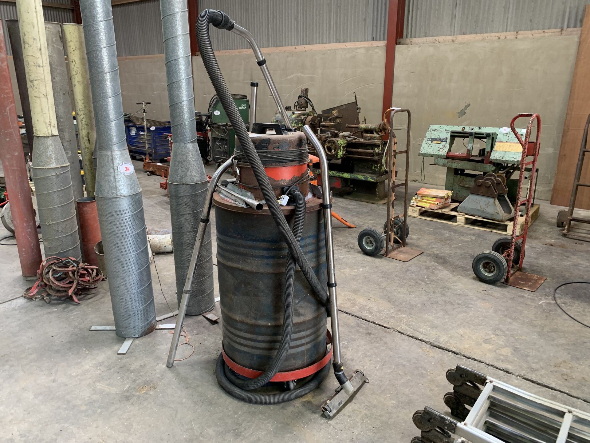 Oil barrel vacuum cleaner
