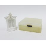 White hardstone box and a small white glazed pottery devotional alcove, 8cm (2)
