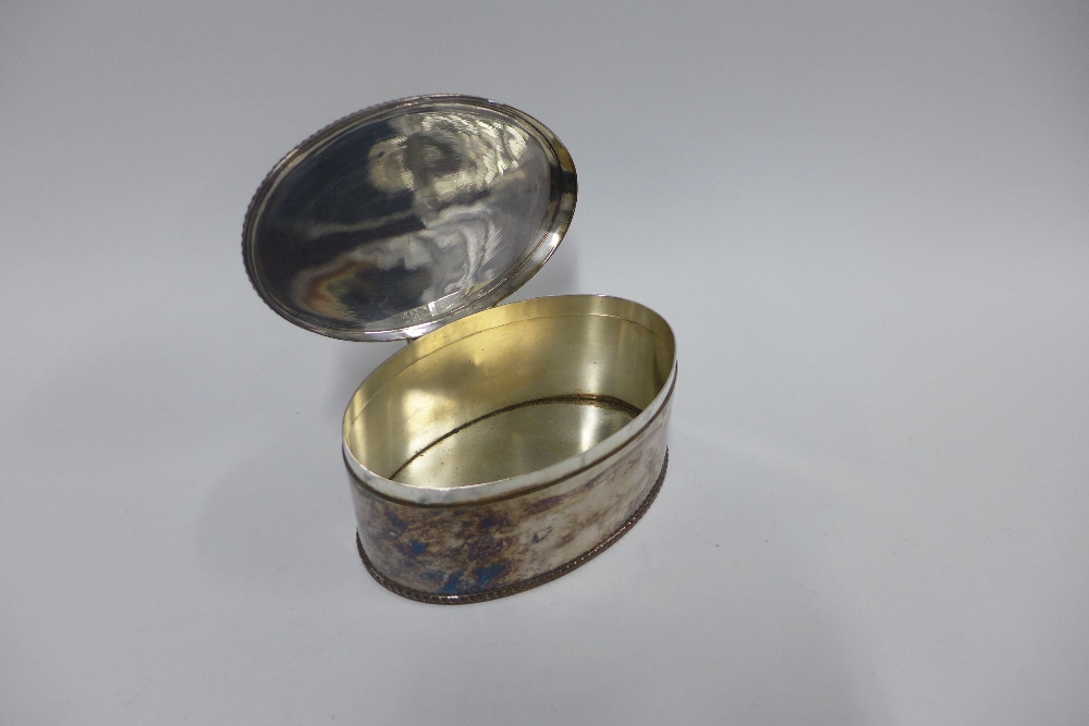 Pair of 19th century Epns sweetmeat baskets and a silver plated oval box with a hinged lid, 17cm - Image 3 of 3