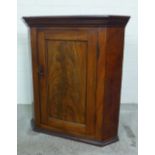 Georgian mahogany corner cupboard, 65 x 71 x 41cm