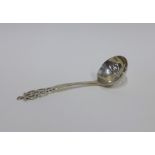 Edwardian silver sugar sifter ladle with pierced handle, London 1907, 15cm